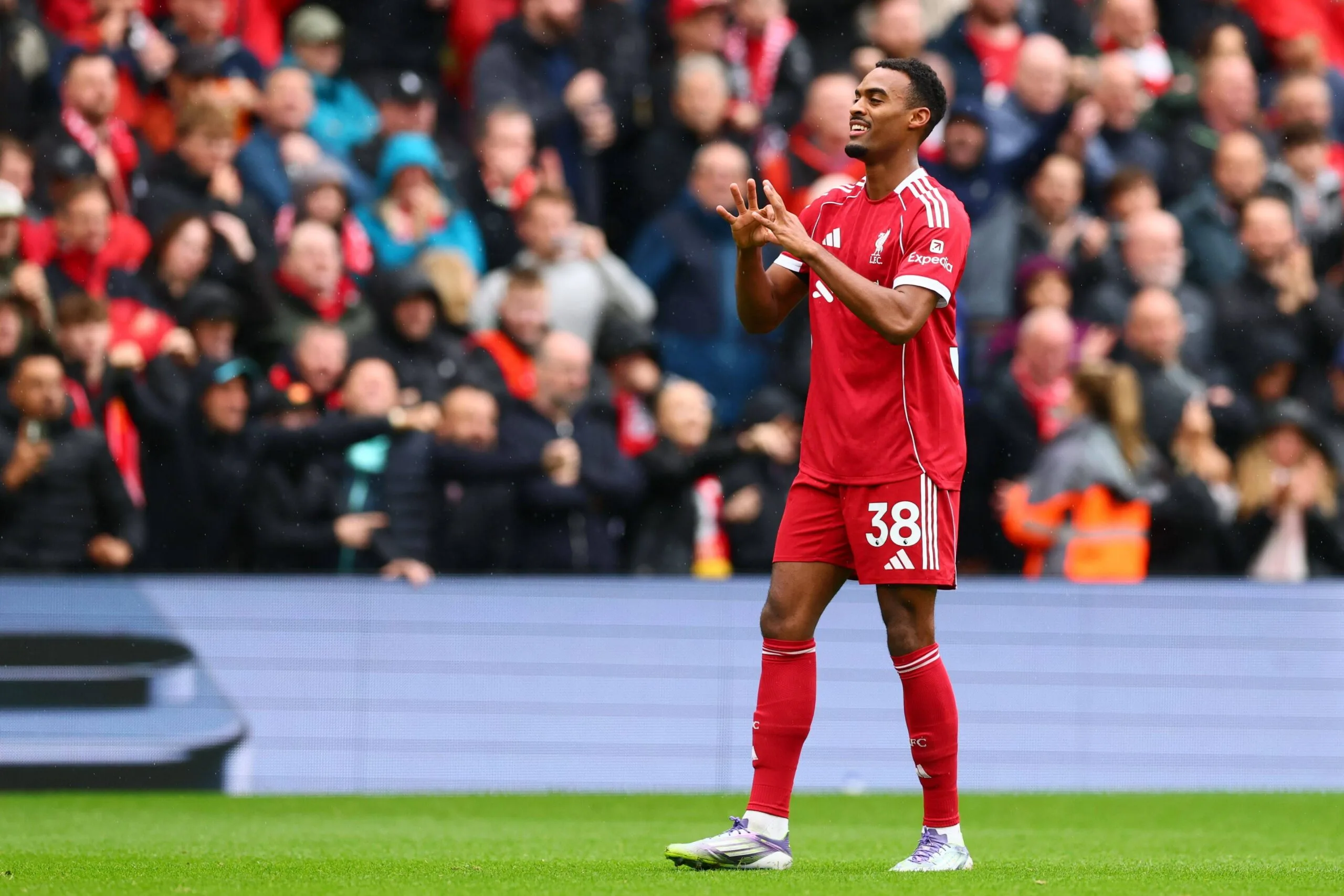 Ο Γκράβενμπερχ παραμένει στο Λίβερπουλ παρά τις φήμες για Ρεάλ