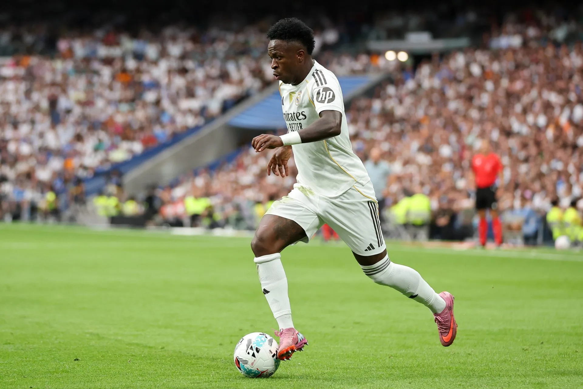 Διαψεύδει η Ρεάλ Μαδρίτης συνάντηση με τον ατζέντη του Βινίσιους