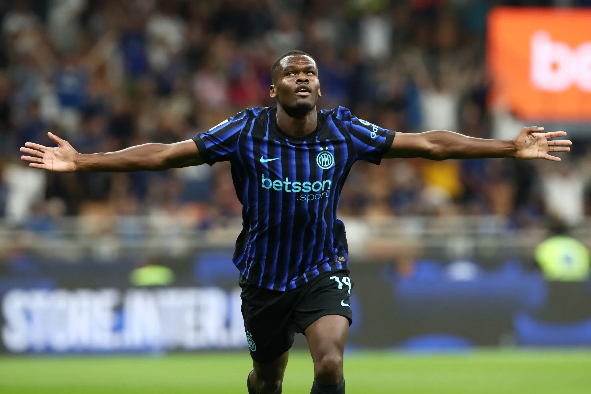 Επιστροφή Μπόνι: Συνεργασία με Μαρτίνες στο Κάλιαρι - Ίντερ;