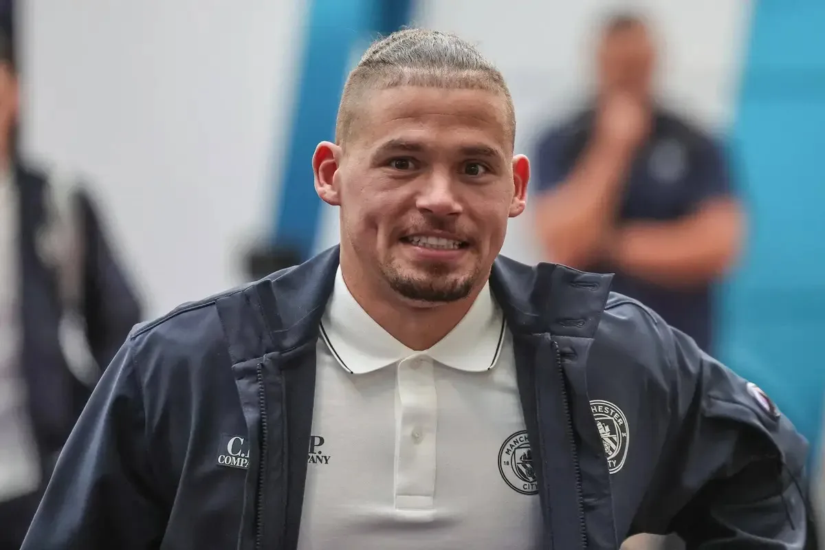 From Italy: Napoli plotted sensational deadline day transfer for Manchester City midfielder
