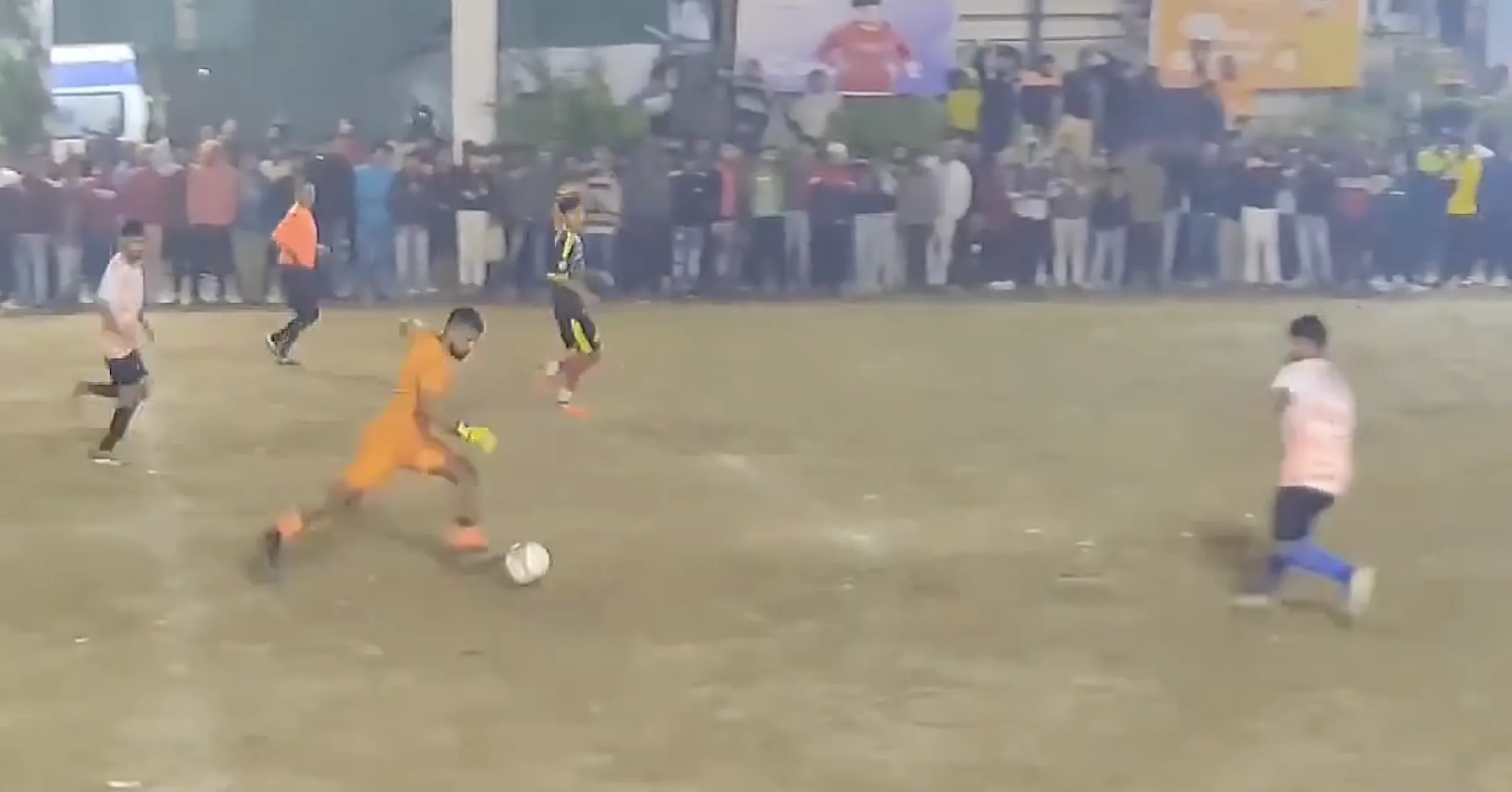 Απίστευτο γκολ από τερματοφύλακα με αυτο-ασίστ