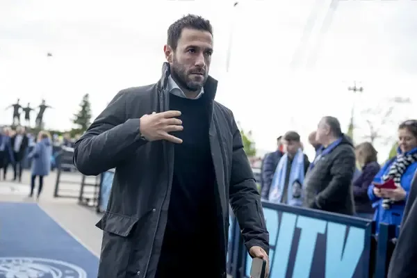 Η Στάση της Manchester City για την Απόκτηση Δεξιού Μπακ το 2026