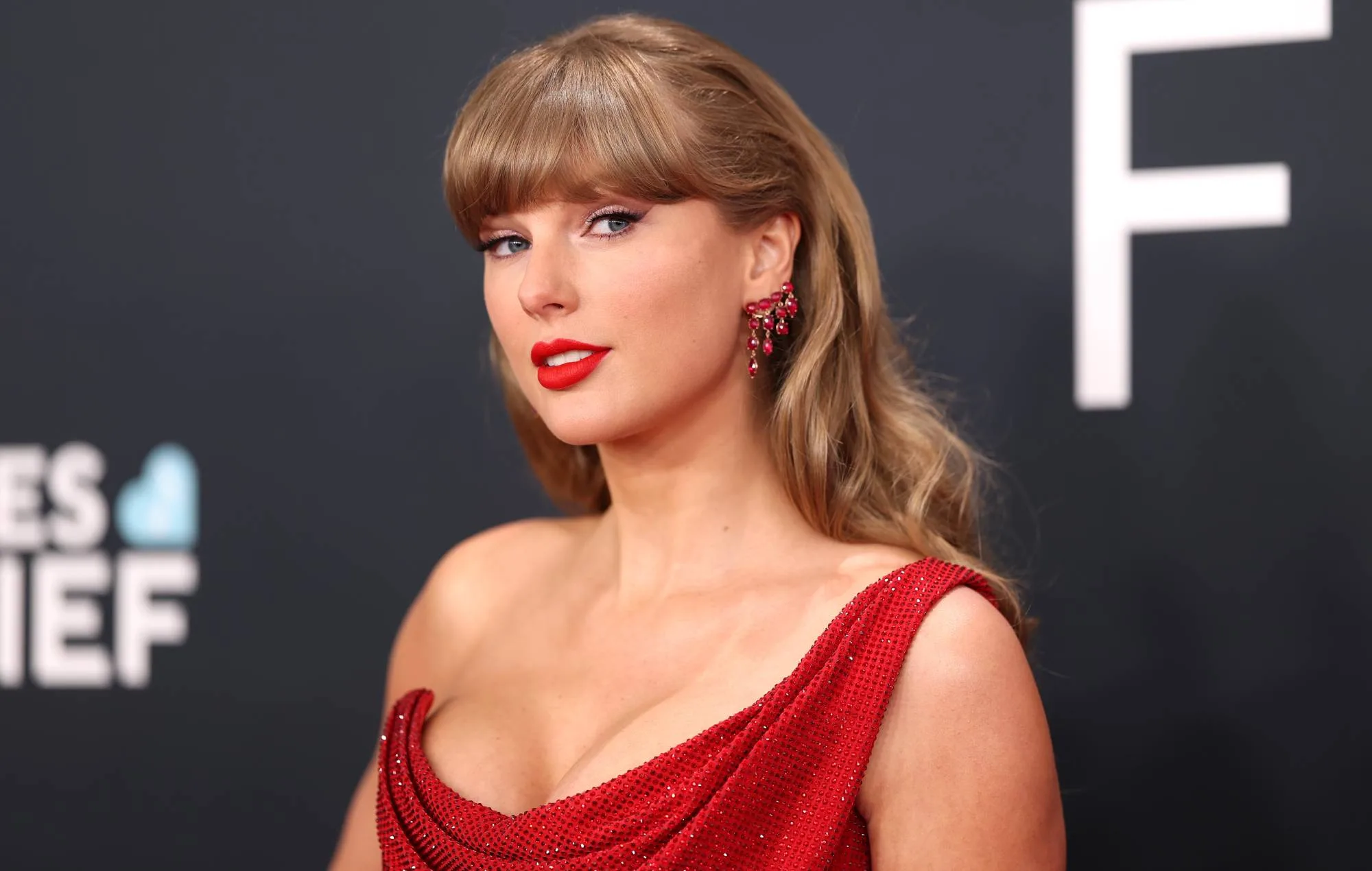 Η Taylor Swift Αναστατώνει τους Οπαδούς της Ρεάλ Μαδρίτης
