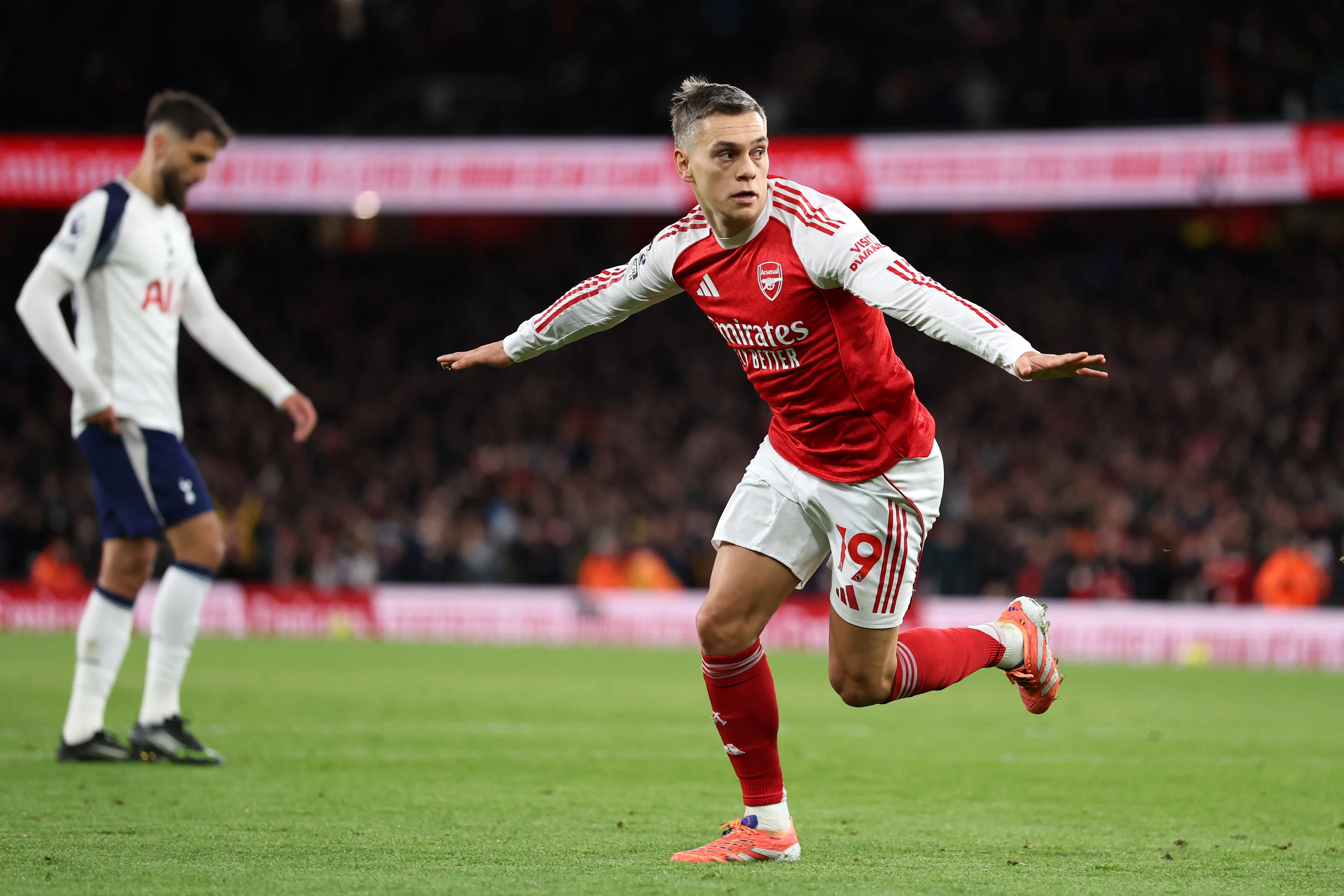 2️⃣ Arsenal stun Tottenham with rapid first half double