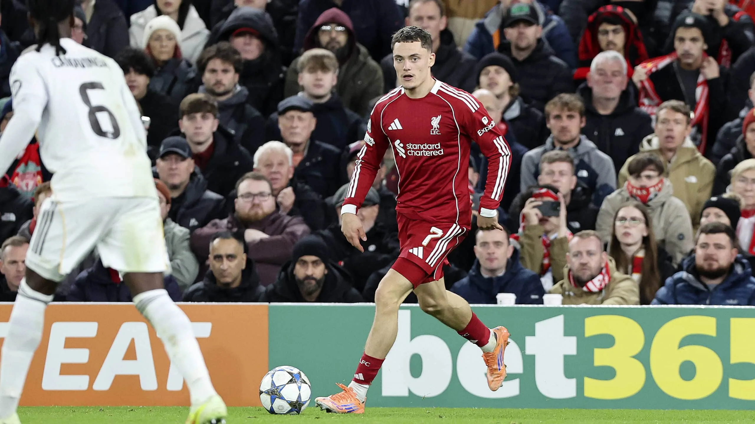 &#8220;He&#8217;s playing well!&#8221; &#8211; John Barnes defends Liverpool summer signing