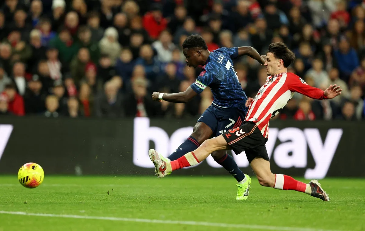 Η Άρσεναλ αγνοεί τις εξωτερικές κριτικές, δηλώνει ο Σάκα