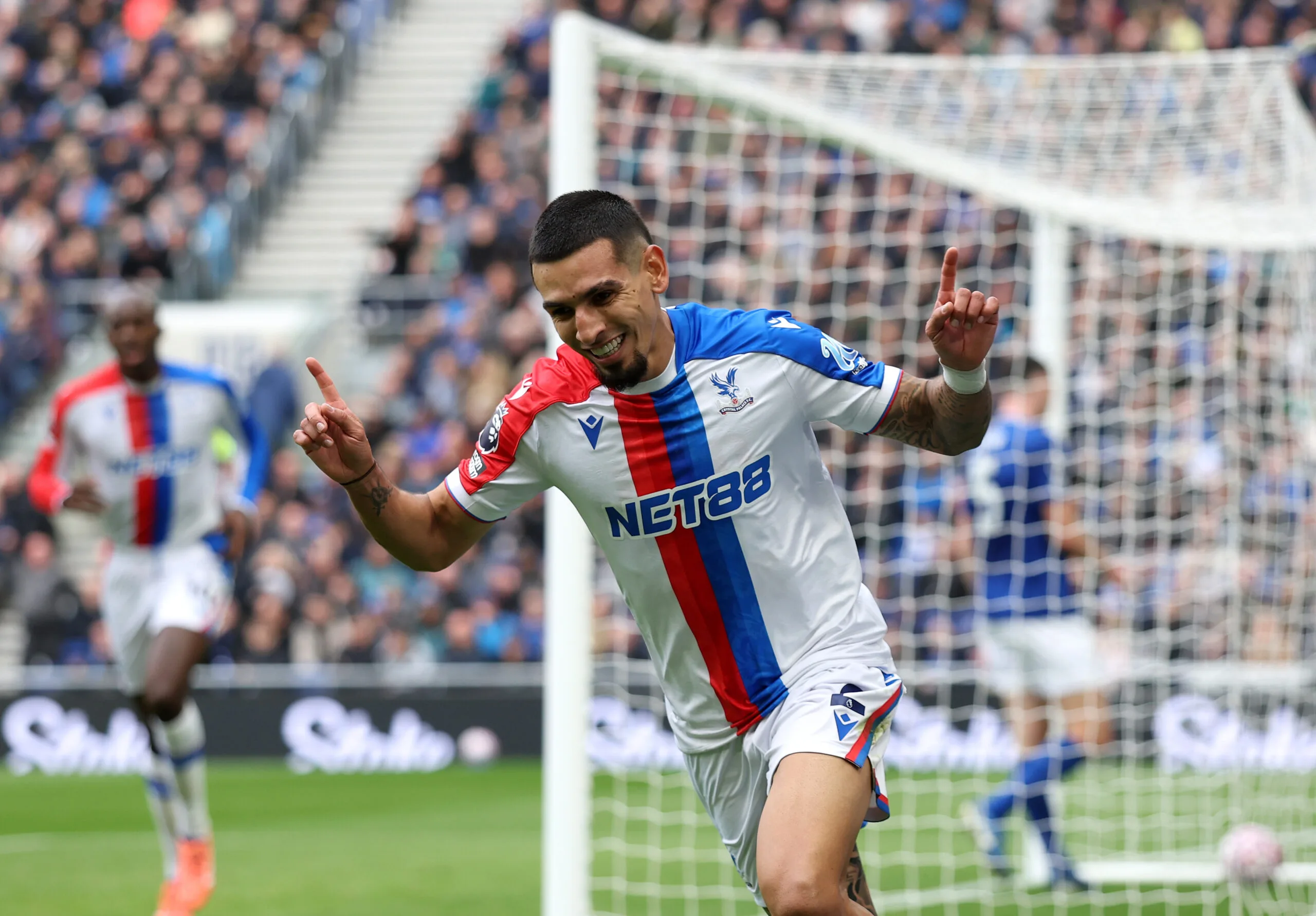 Barcelona Are Eyeing A Move For This Crystal Palace Right-Back: Good Fit For Flick?