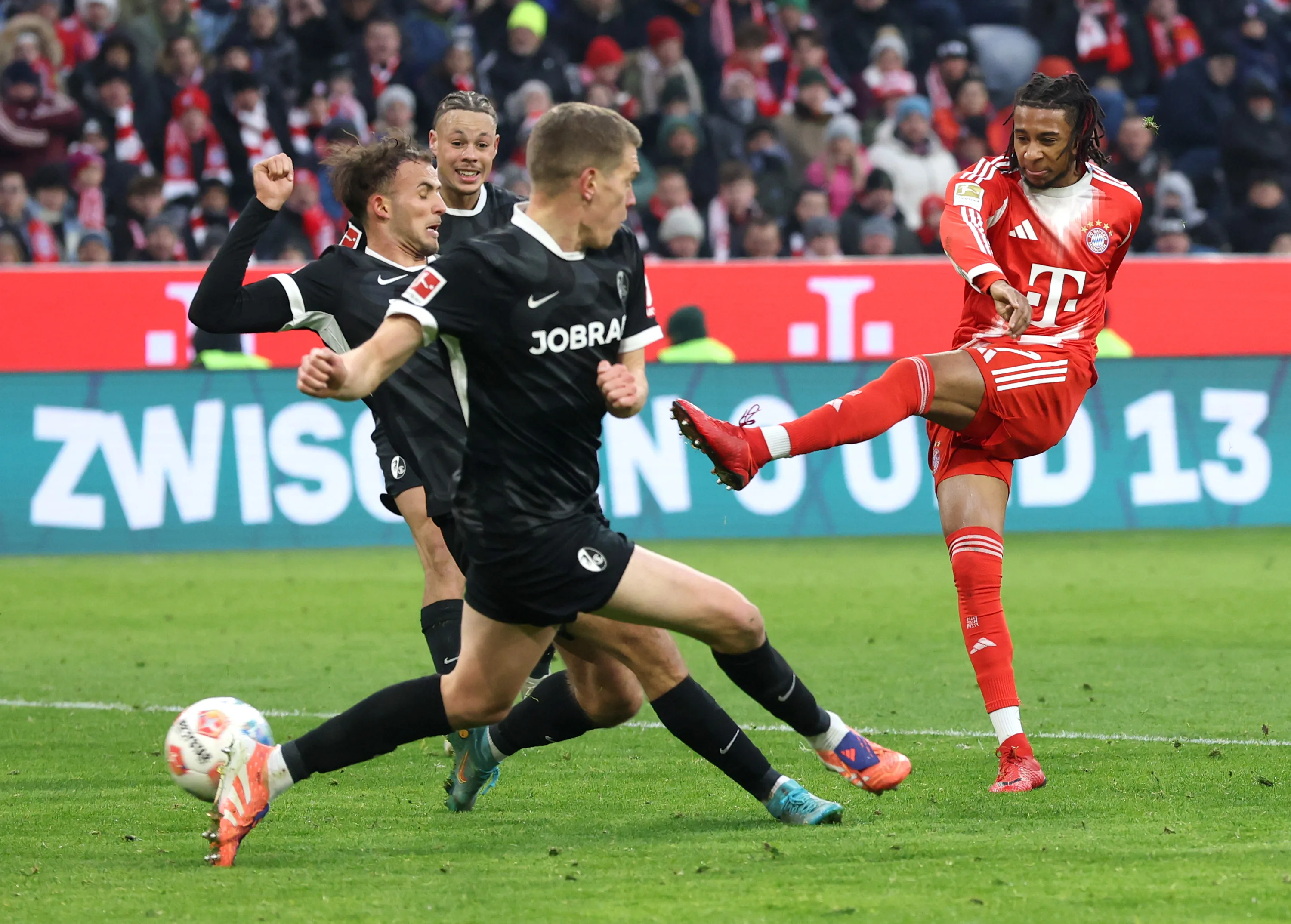 ? Bayern come from 2-0 down to thrash Freiburg, Olise steals the show ?