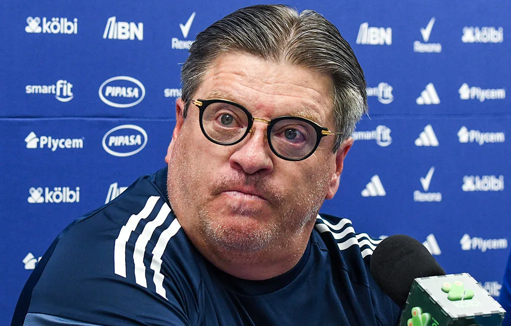 ? Breaking news: Miguel Herrera steps down as Costa Rica manager