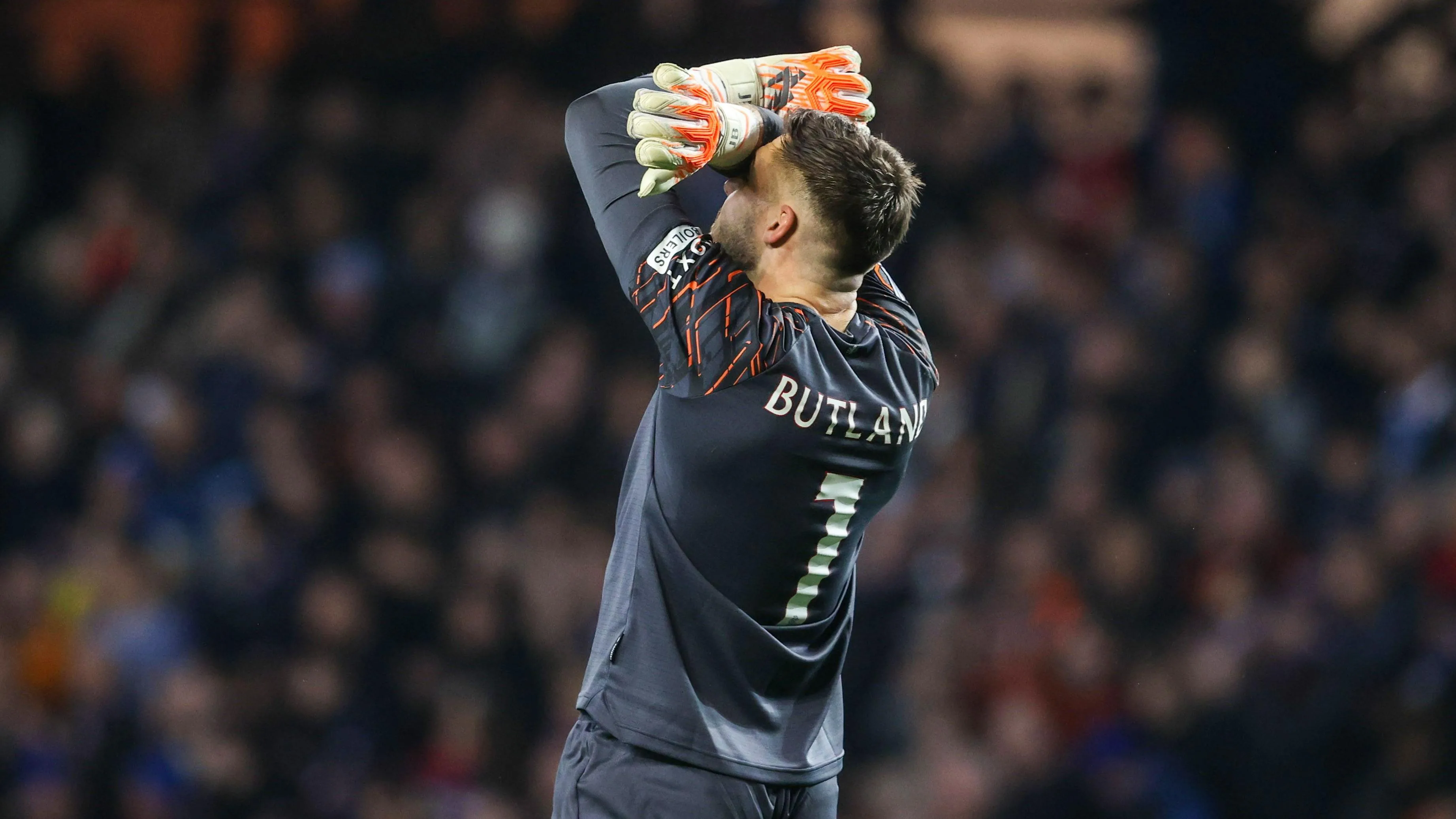 Η απογοήτευση των φιλάθλων και η απάντηση του Μπάτλαντ