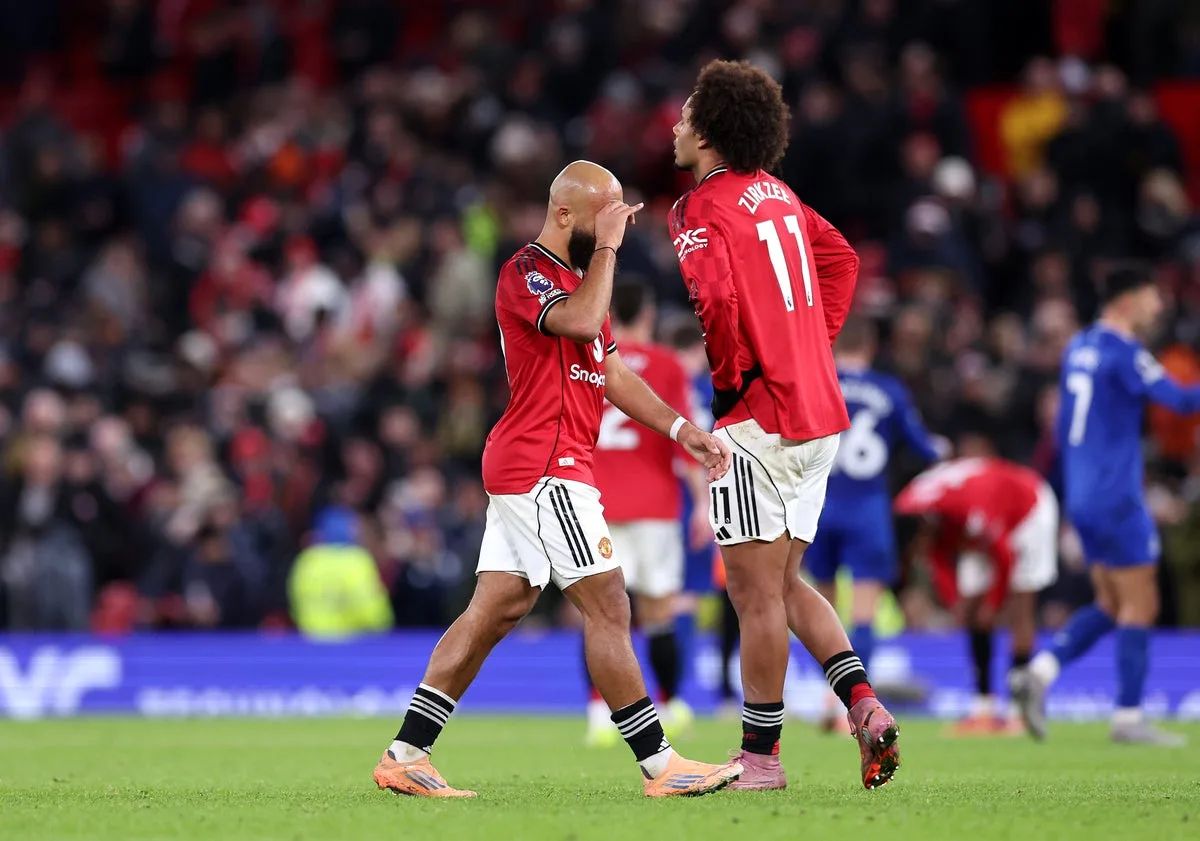 Gary Neville condemns ‘embarrassing and complacent’ Man Utd after Everton defeat