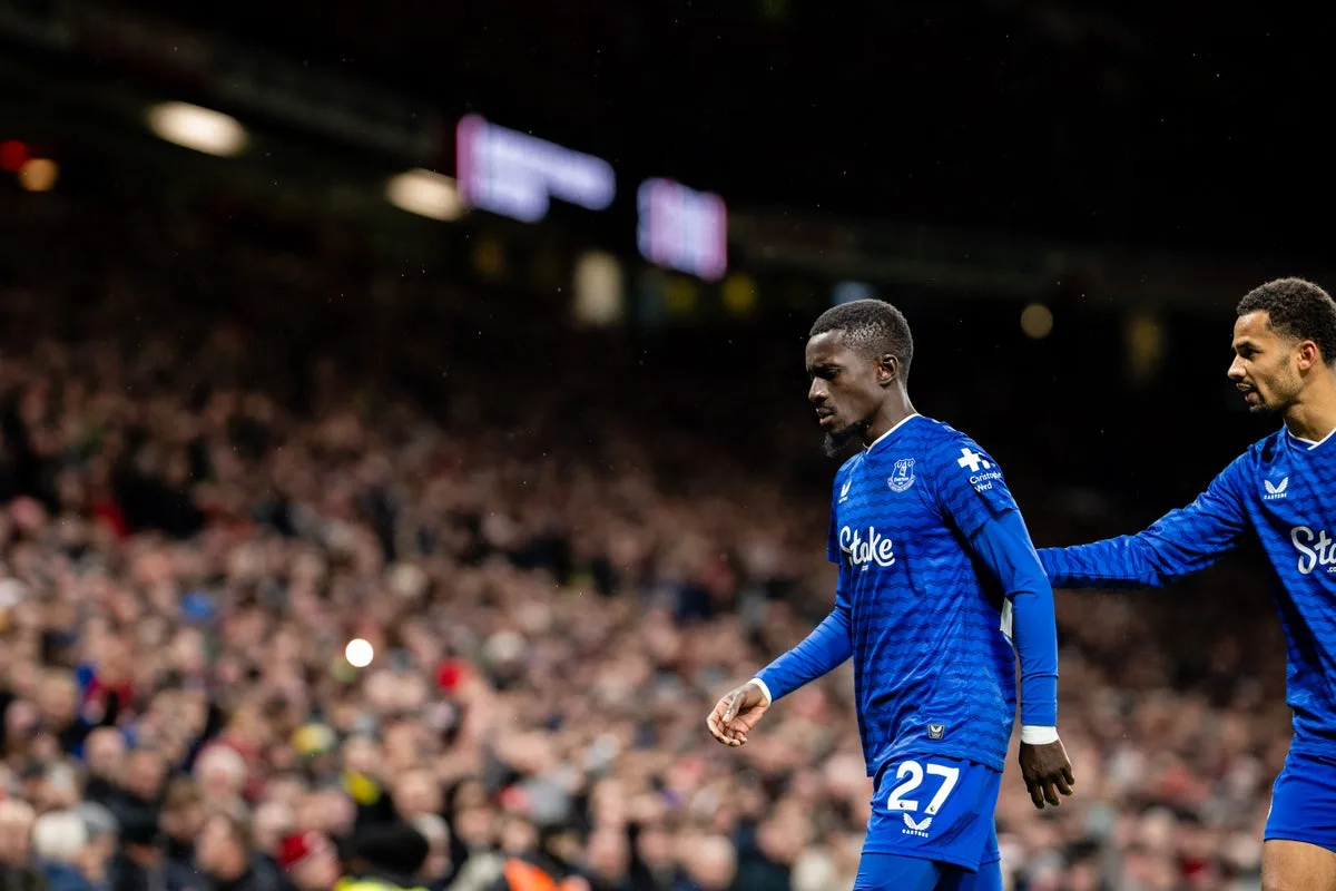 Idrissa Gueye issues public apology after seeing red for slapping Everton team-mate