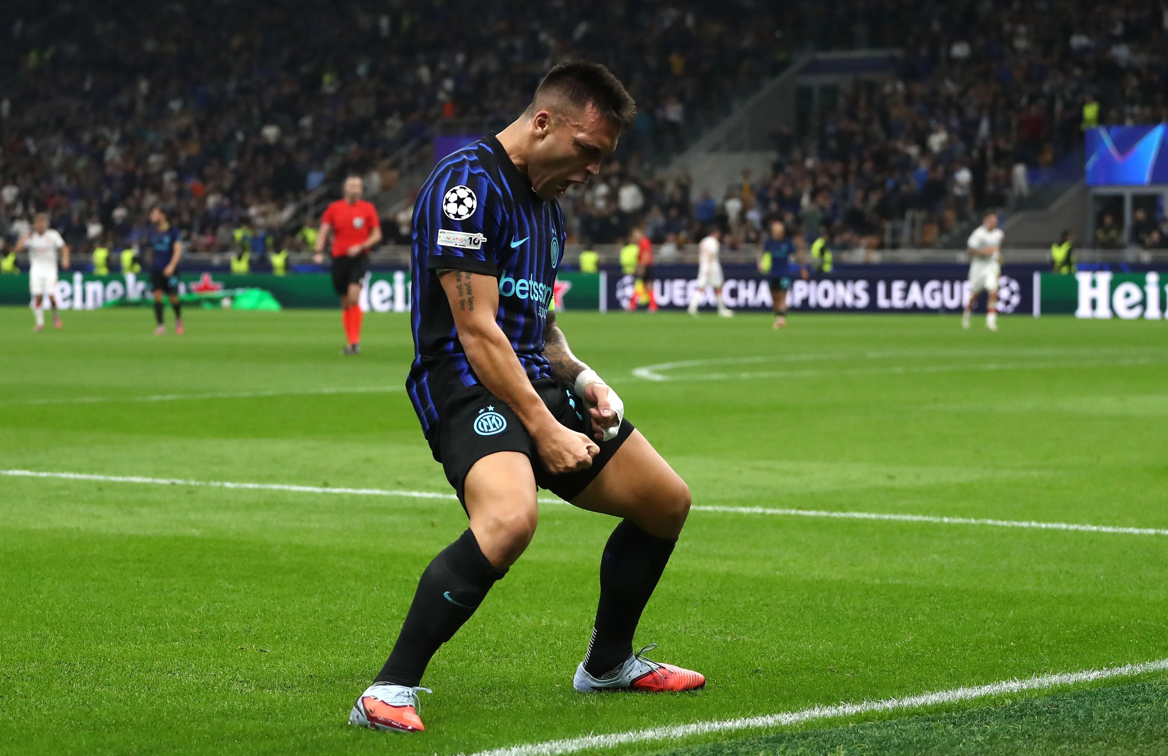 Ο Λαουτάρο Μαρτίνες συνεχίζει να γράφει ιστορία με την Ίντερ