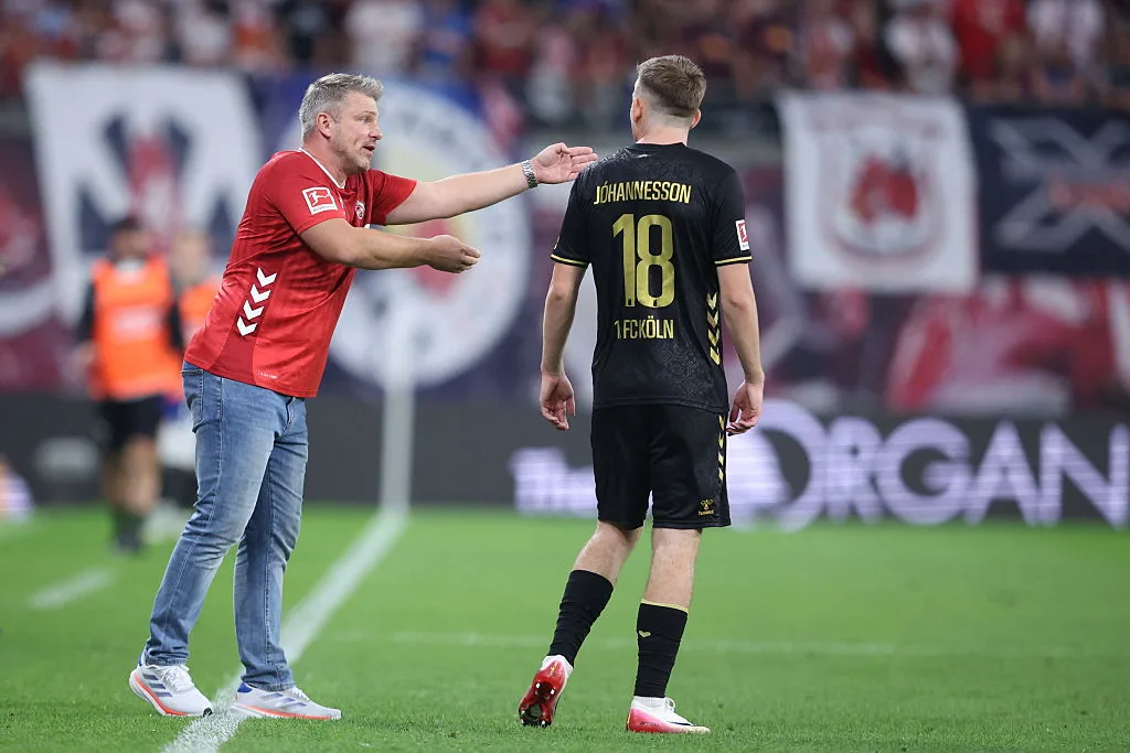 Ο Ισλανδός που αναζητά την αγάπη των φιλάθλων στην Bundesliga