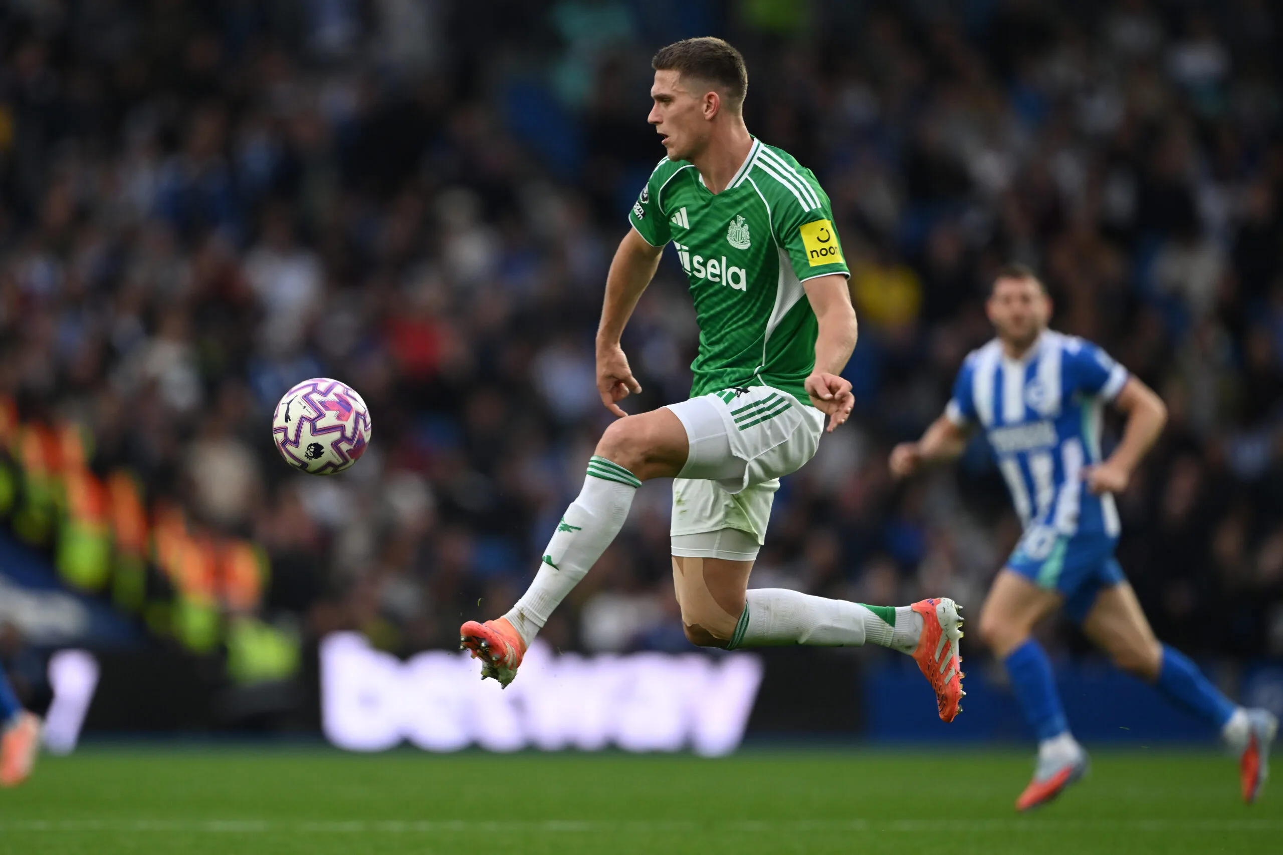 Η Λίβερπουλ Στοχεύει τον Μπότμαν: Ιδανική Ενίσχυση για την Άμυνα;