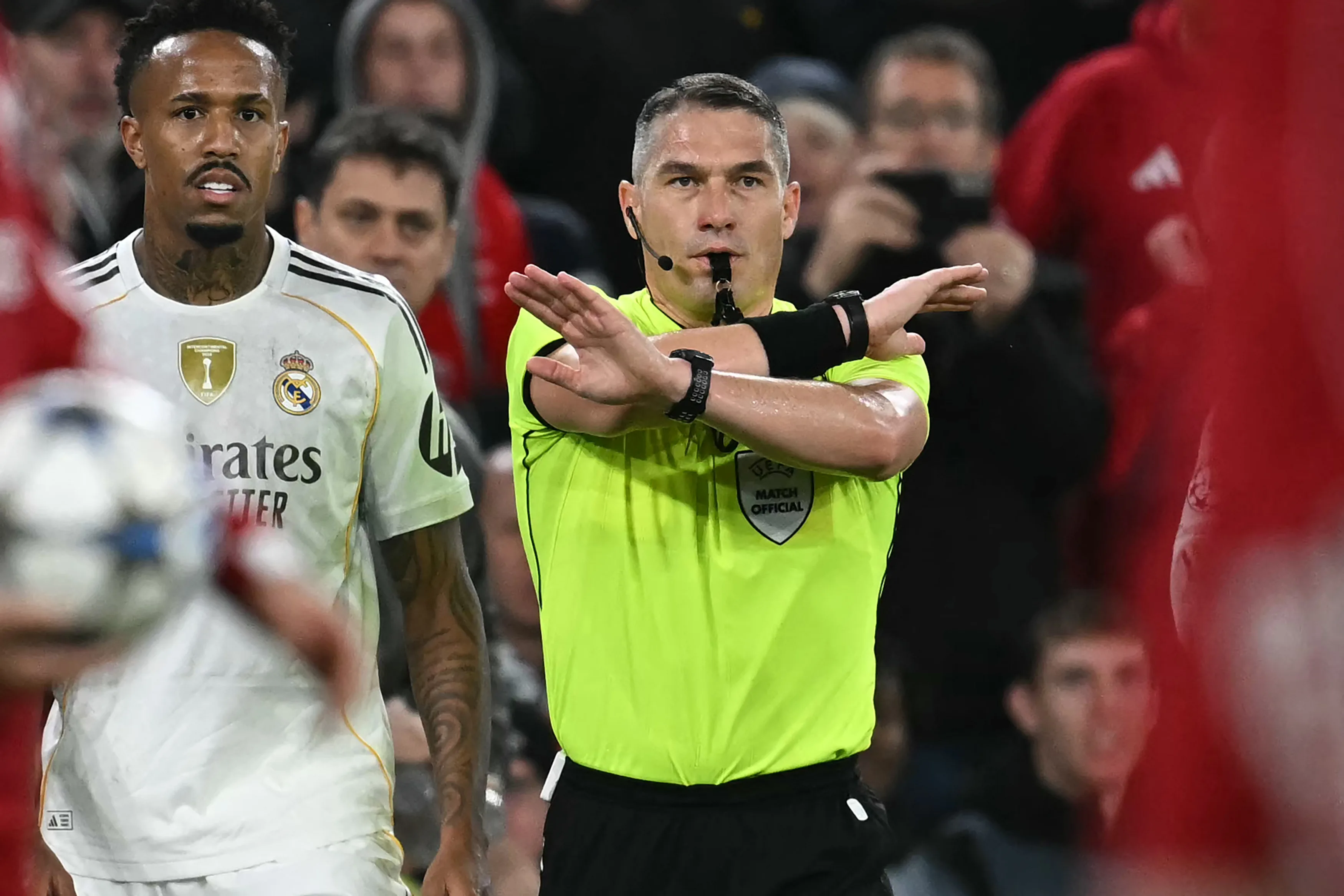 Αμφιλεγόμενη απόφαση διαιτητή στο Λίβερπουλ-Ρεάλ