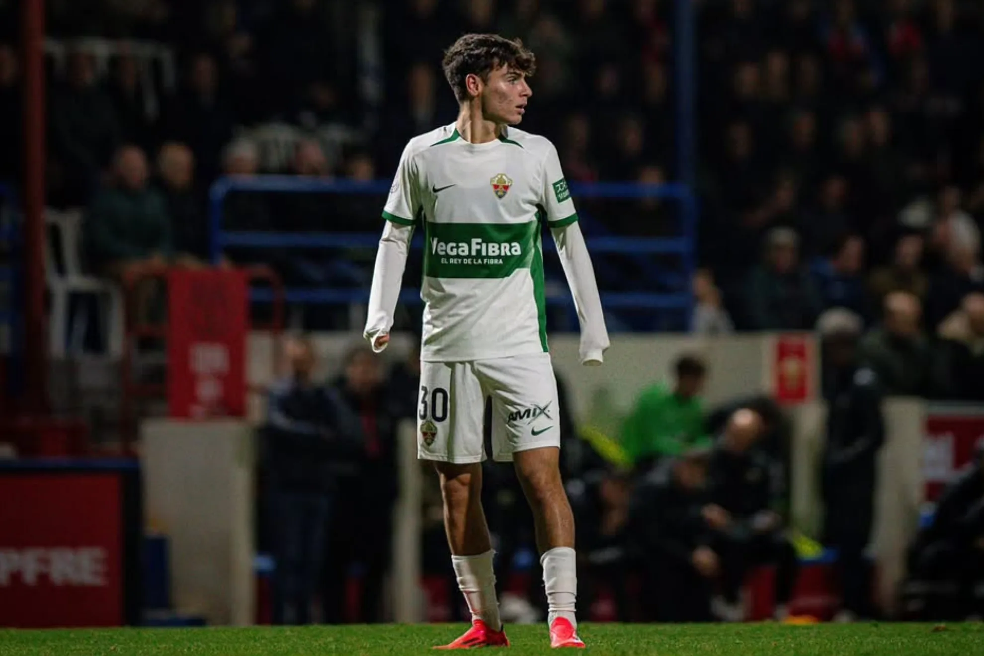 Manchester City scouting breakout 20-year-old Spanish midfielder