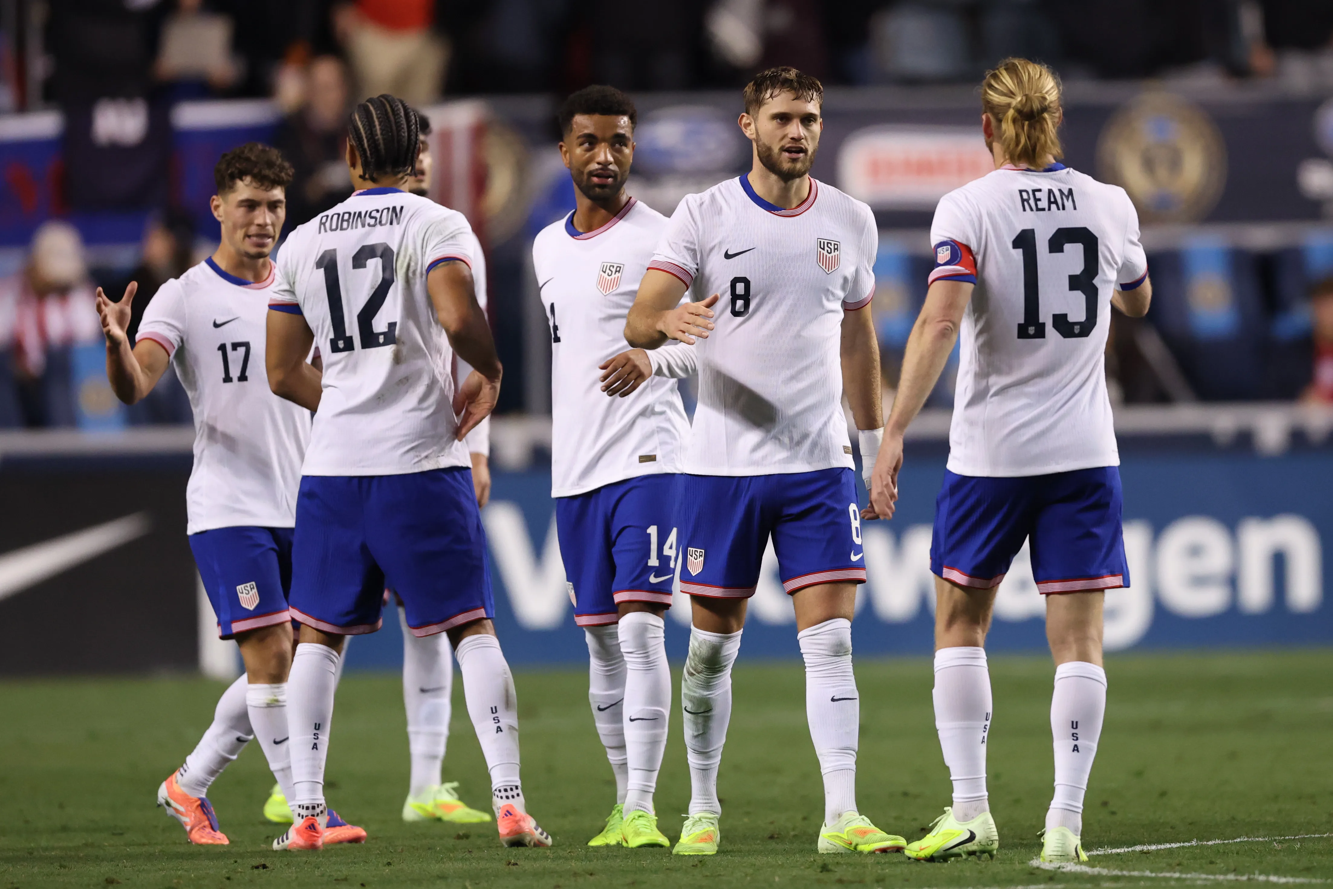 Η Ομαδικότητα των ΗΠΑ Εντυπωσιάζει στη Νίκη επί της Παραγουάης