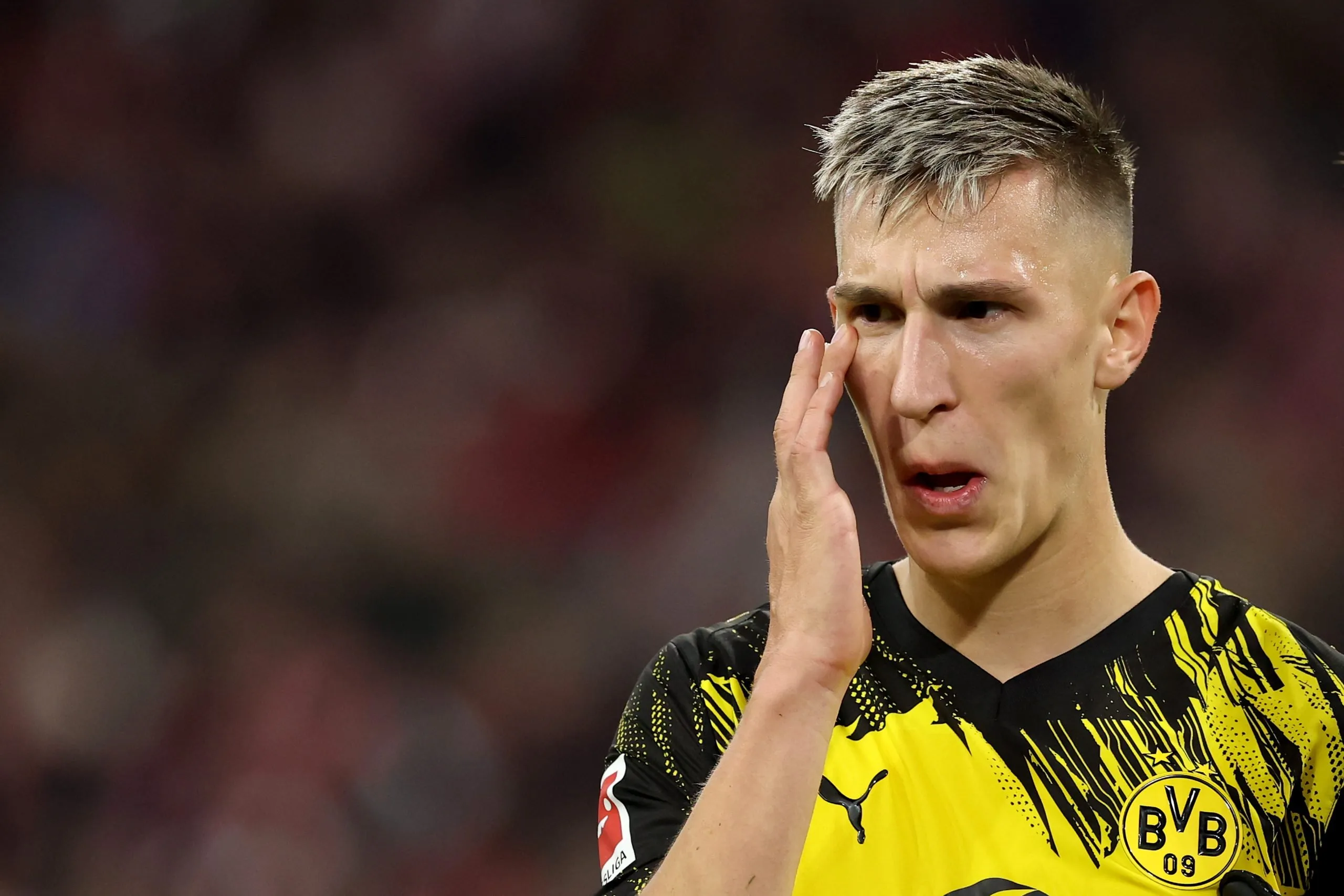 Η Επιστροφή του Σλότερμπεκ Ενισχύει την Άμυνα της Ντόρτμουντ