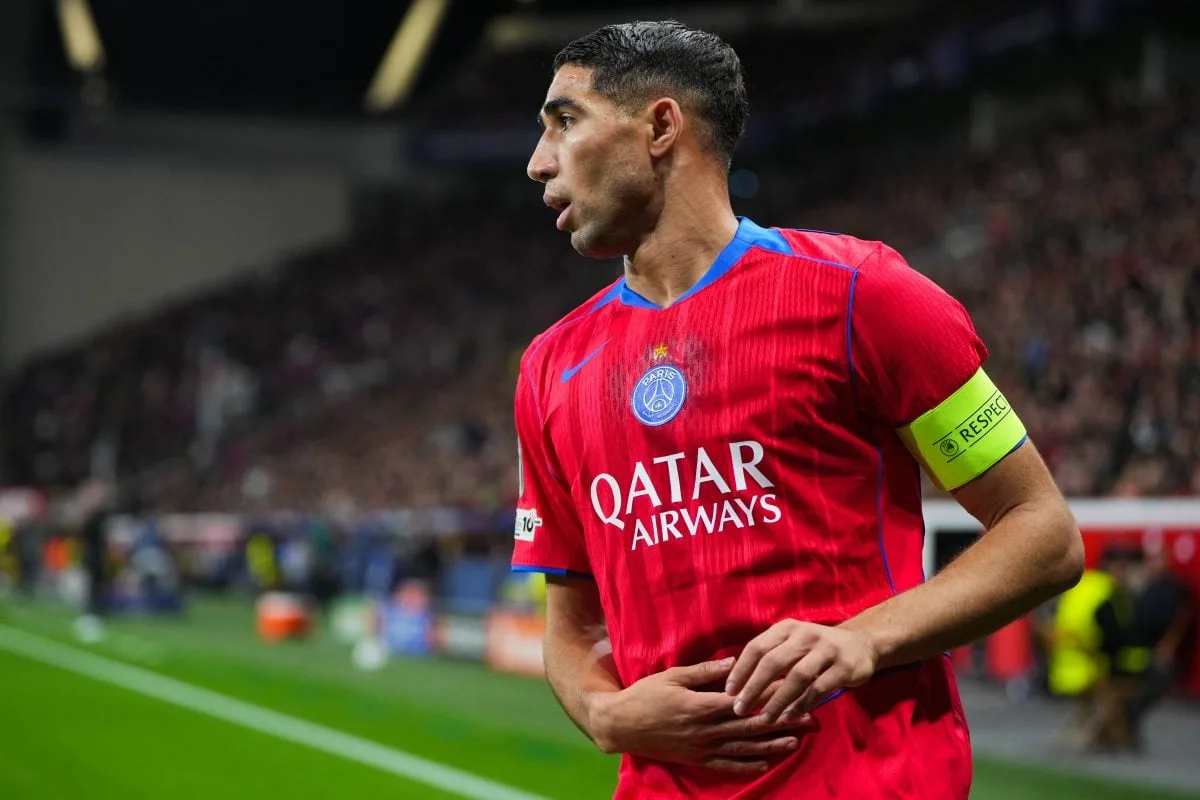 Ο Ασράφ Χακίμι κοντά στο Αφρικανικό Χρυσό Παπούτσι