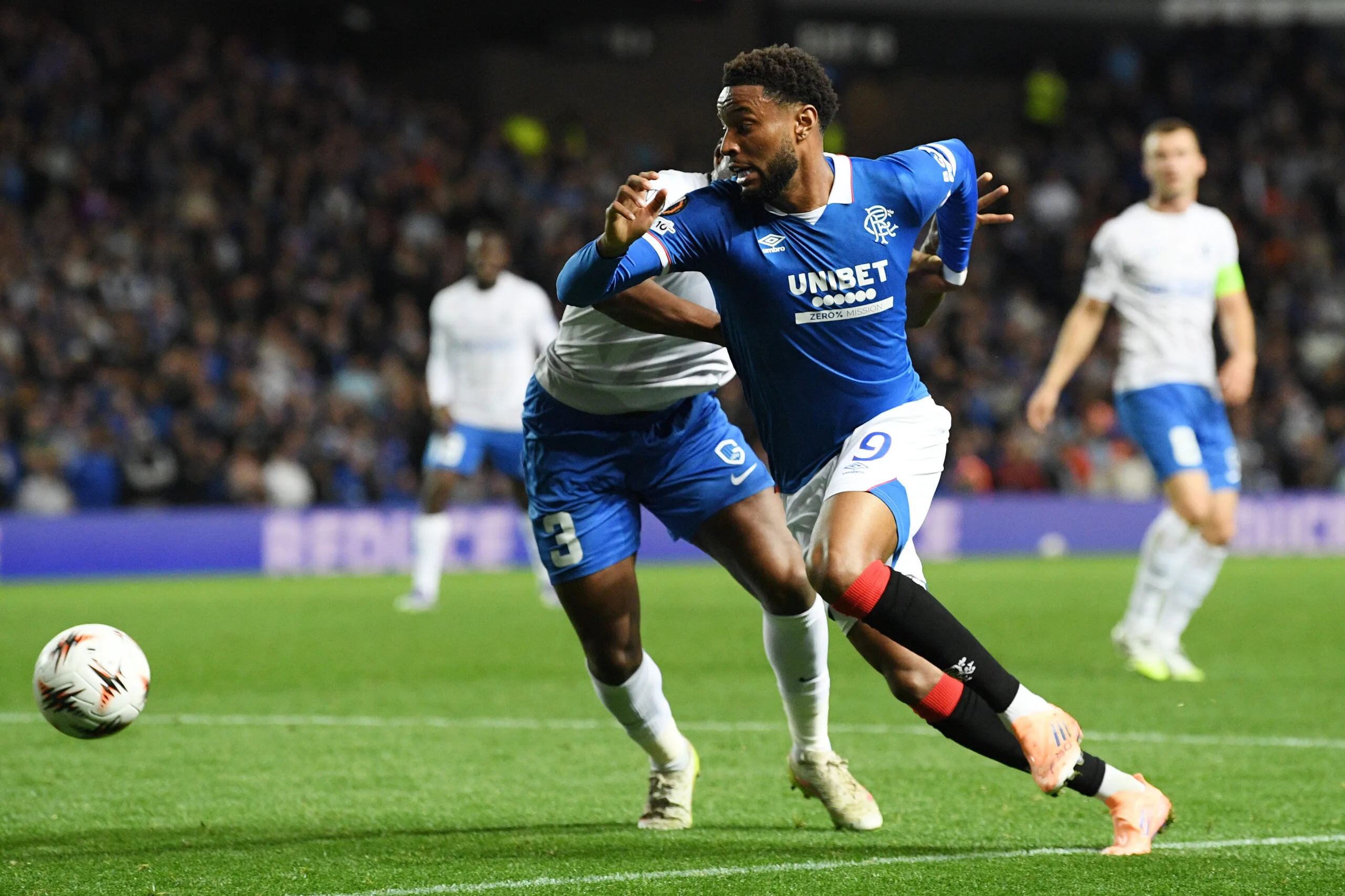 Η Ρέιντζερς Στοχεύει στην Ενίσχυση της Άμυνας με Ισπανό Αμυντικό