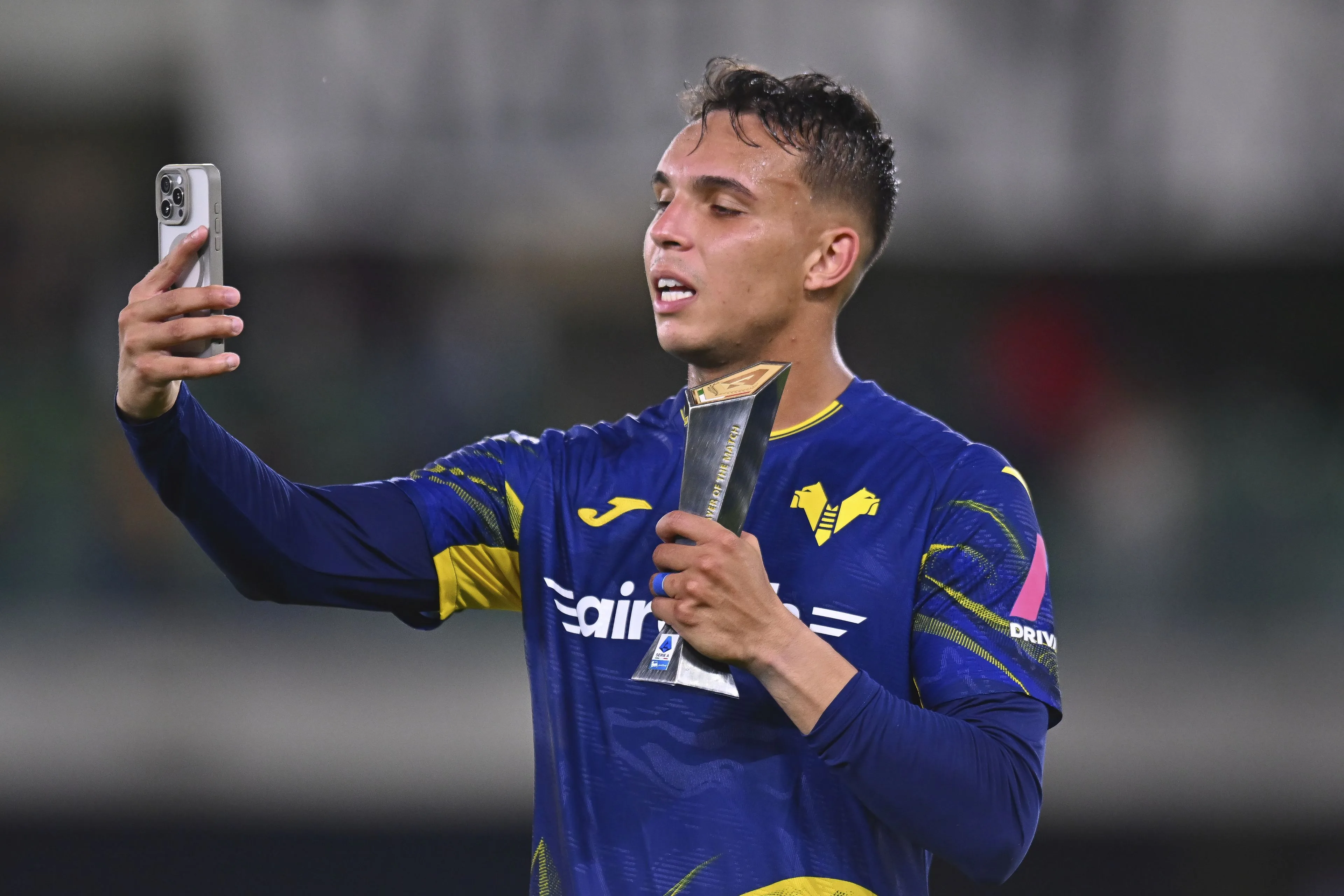 Η Ίντερ Μιλάνο Κινείται για την Απόκτηση του Τζιοβάνε από τη Βερόνα