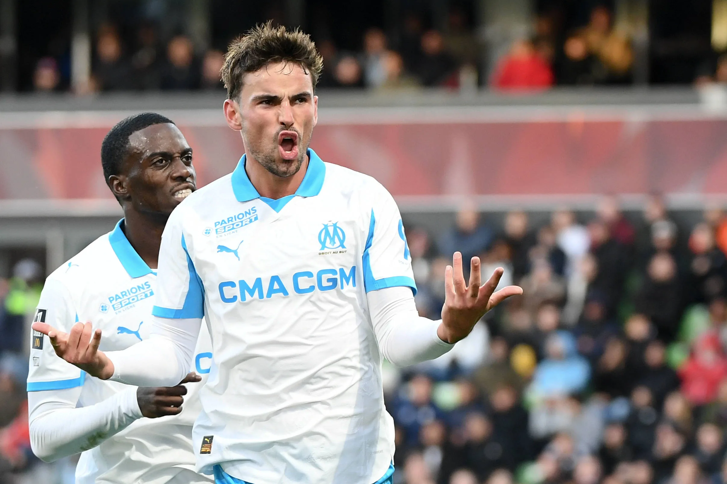 Report: Ligue 1 side planning talks to sign Brighton midfielder