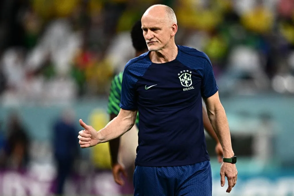 Ο Τάφαρελ απαντά στις δηλώσεις του Λεάο για ξένους προπονητές