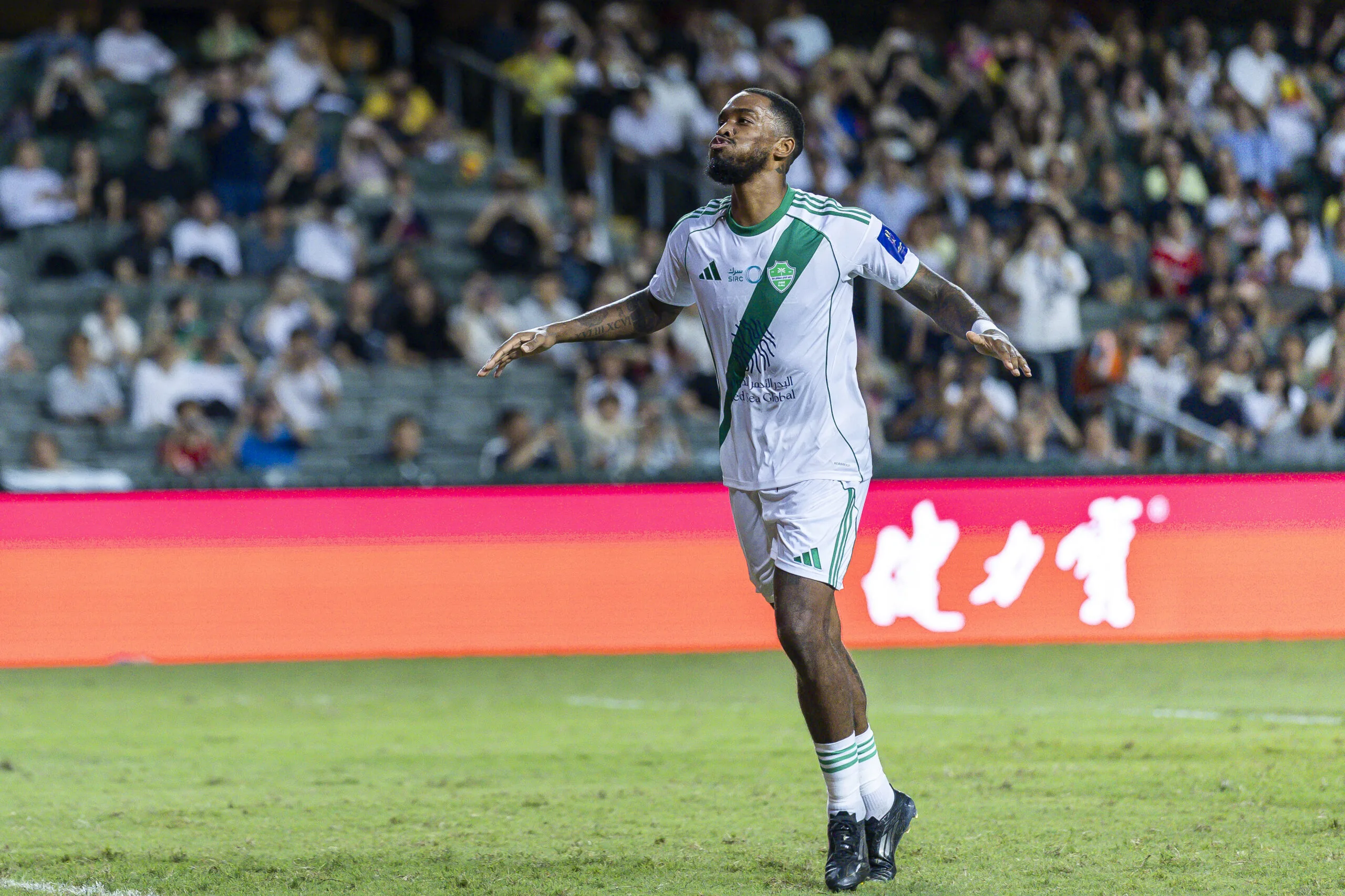 Η Τότεναμ Στοχεύει στην Επιστροφή του Τόνι στην Πρέμιερ Λιγκ