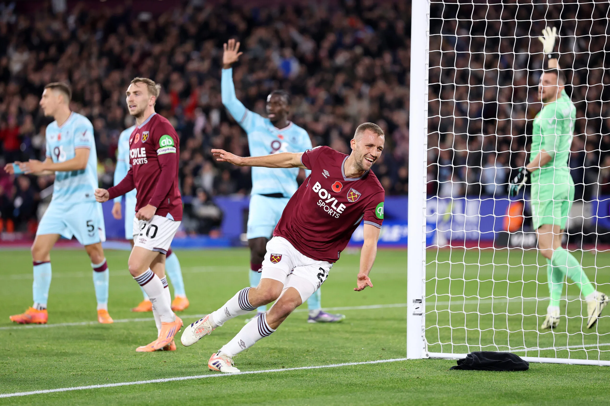 Εντυπωσιακή Νίκη της Γουέστ Χαμ με Ανατροπή Ενάντια στη Μπέρνλι