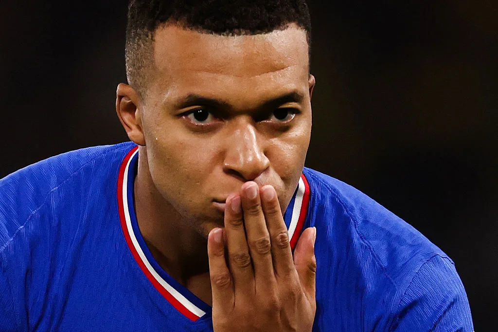 Δέκα Χρόνια Μαγείας: Τα Καλύτερα Γκολ του Κιλιάν Εμπαπέ