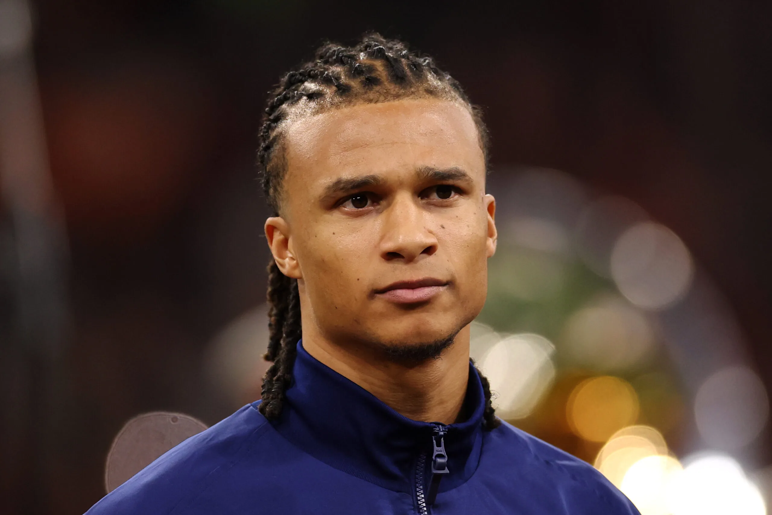 Η Μπαρτσελόνα Σκέφτεται την Απόκτηση του Νέιθαν Άκε