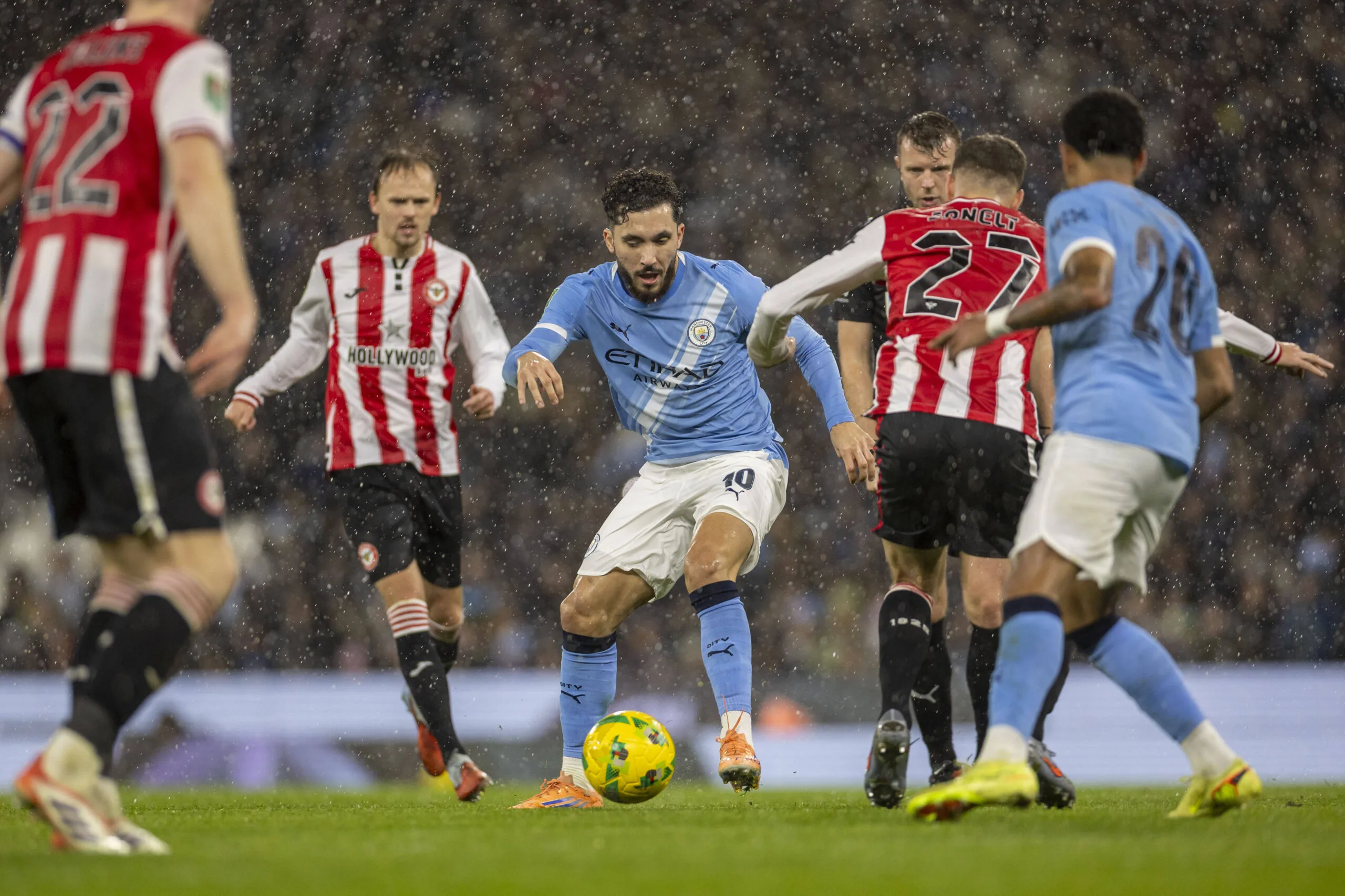 Η λάμψη του Σερκί οδηγεί τη Μάντσεστερ Σίτι στα ημιτελικά