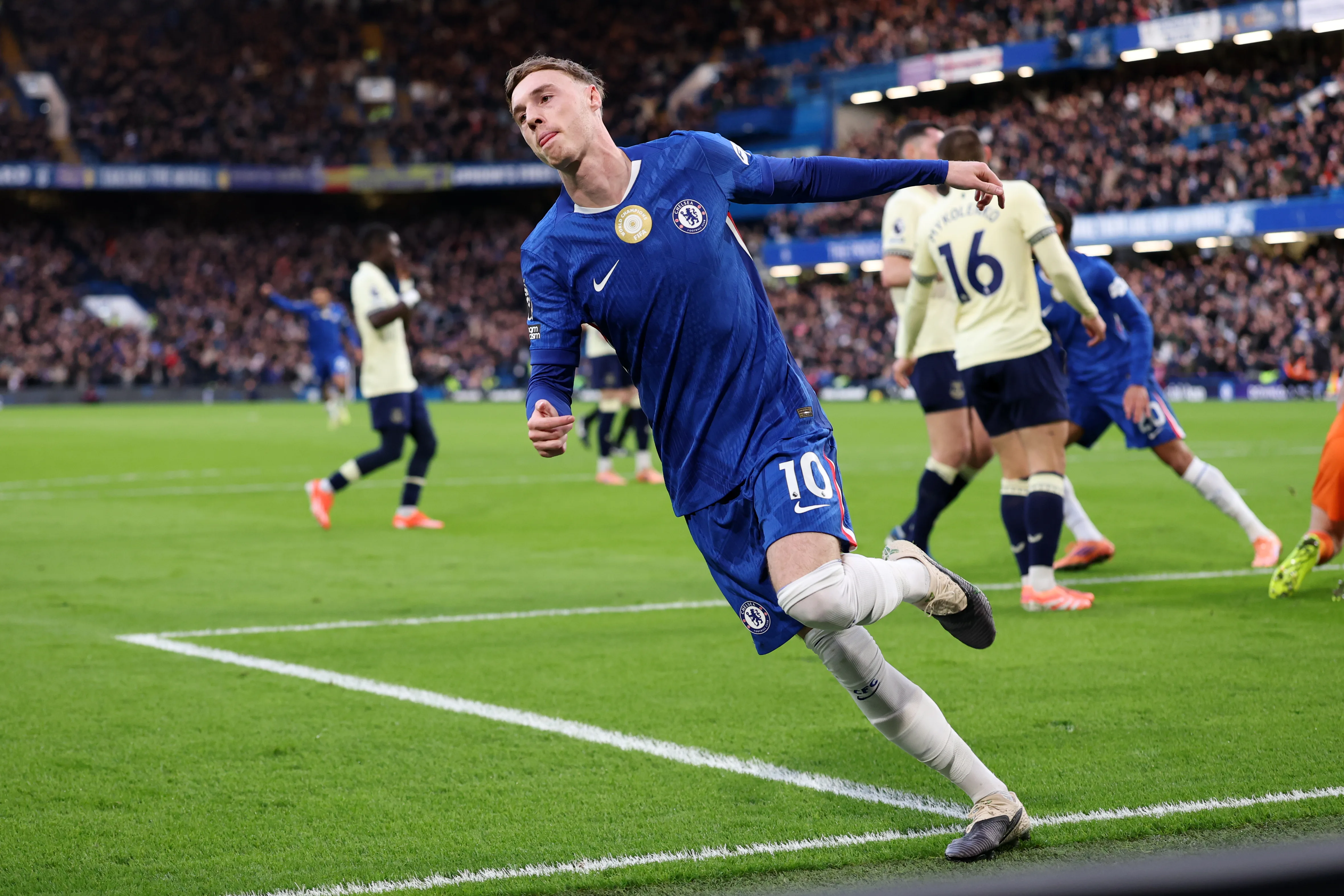 Ο Κόουλ Πάλμερ Επιστρέφει Δυναμικά με Γκολ Ενάντια στην Έβερτον