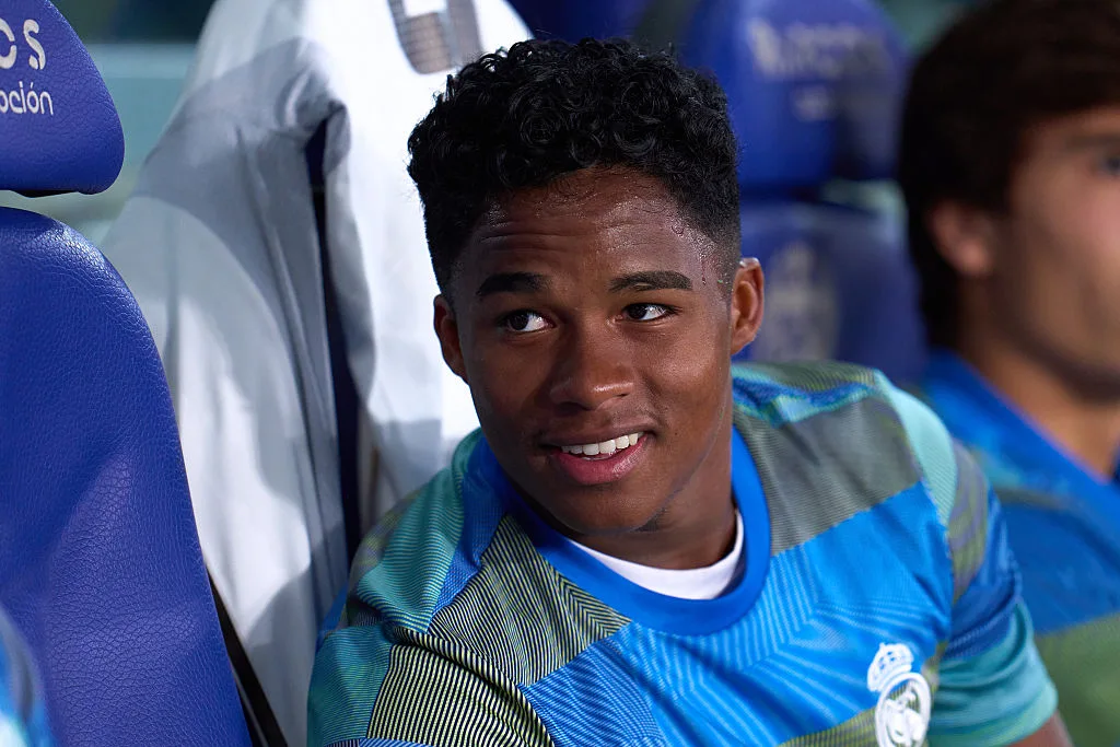 Μεταγραφικές Εξελίξεις: Βινίσιους, Έντρικ και Νέος Αμυντικός για την Μπαρτσελόνα