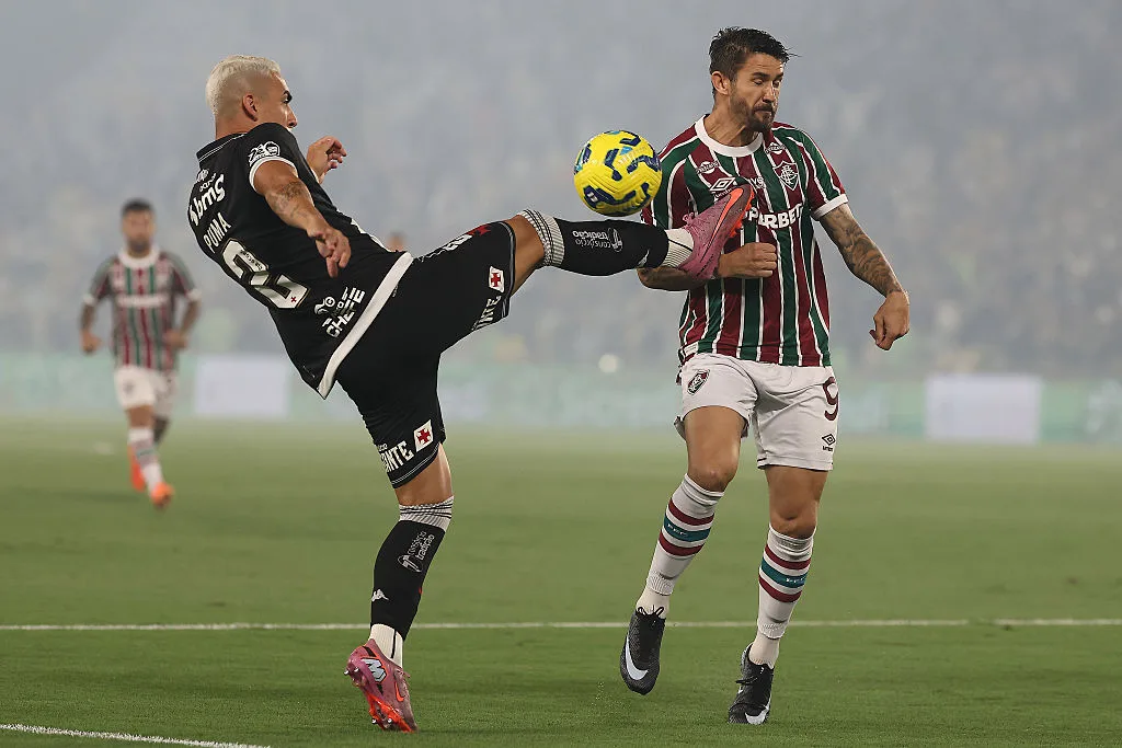 Ηρωικές επεμβάσεις και αυτογκόλ στο Μαρακανά