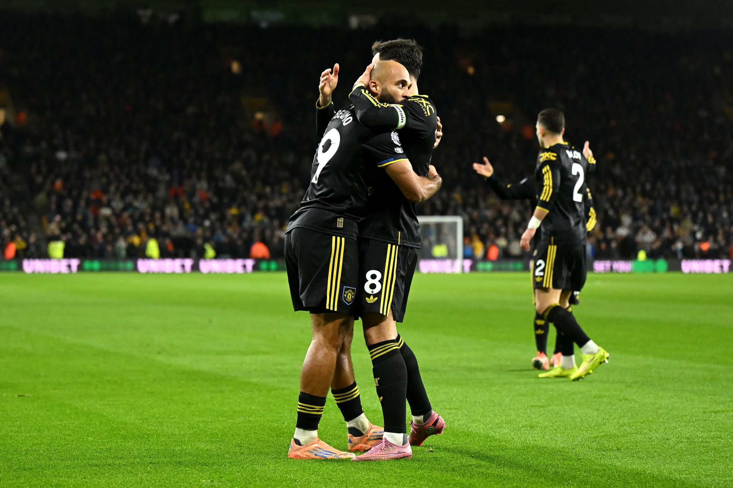 Εντυπωσιακή Εμφάνιση του Φερνάντες στη Νίκη της Μάντσεστερ Γιουνάιτεντ