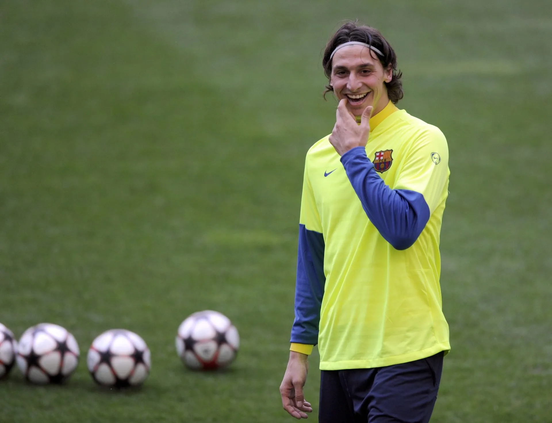 Η Μεταγραφή του Ιμπραΐμοβιτς στη Μπαρτσελόνα: Το Παρασκήνιο και οι Προκλήσεις