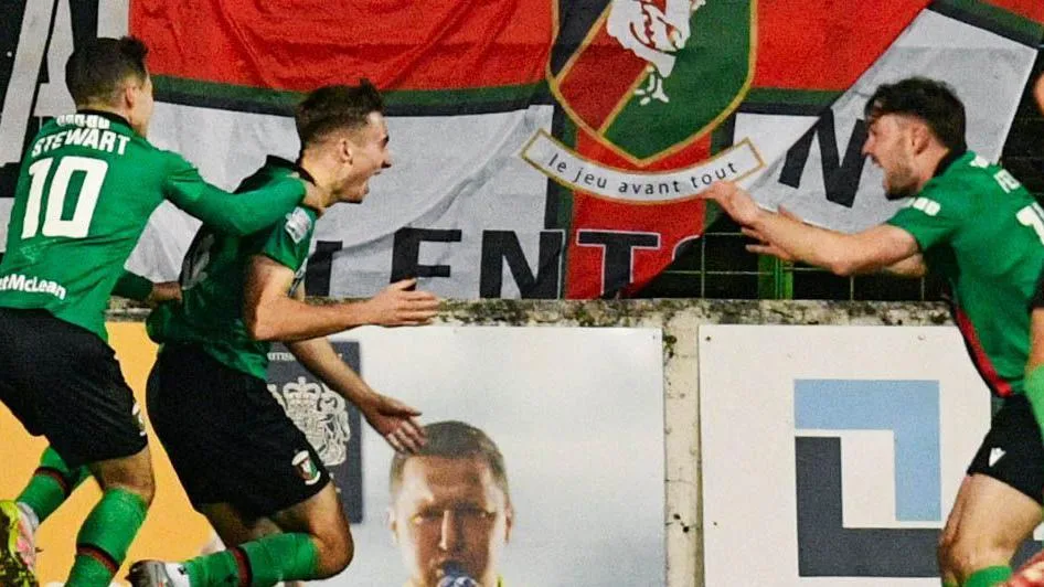 Ανατροπή και νίκη για την Γκλεντόραν