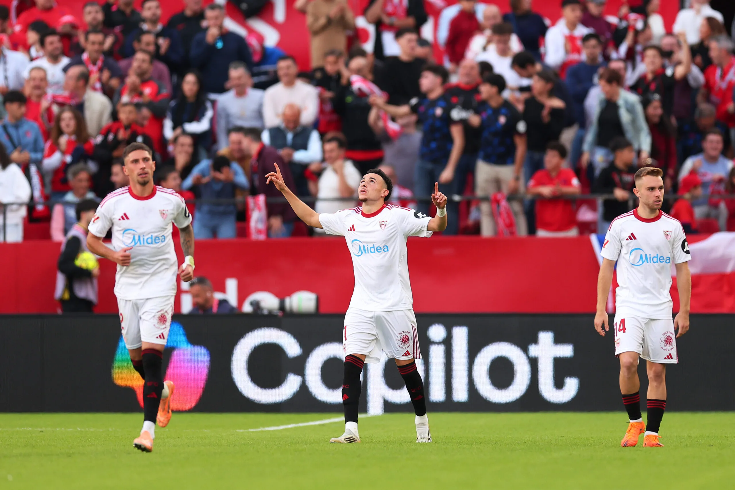 Η Λιντς Στοχεύει τον Ρούμπεν Βάργκας για Ενίσχυση της Επίθεσης