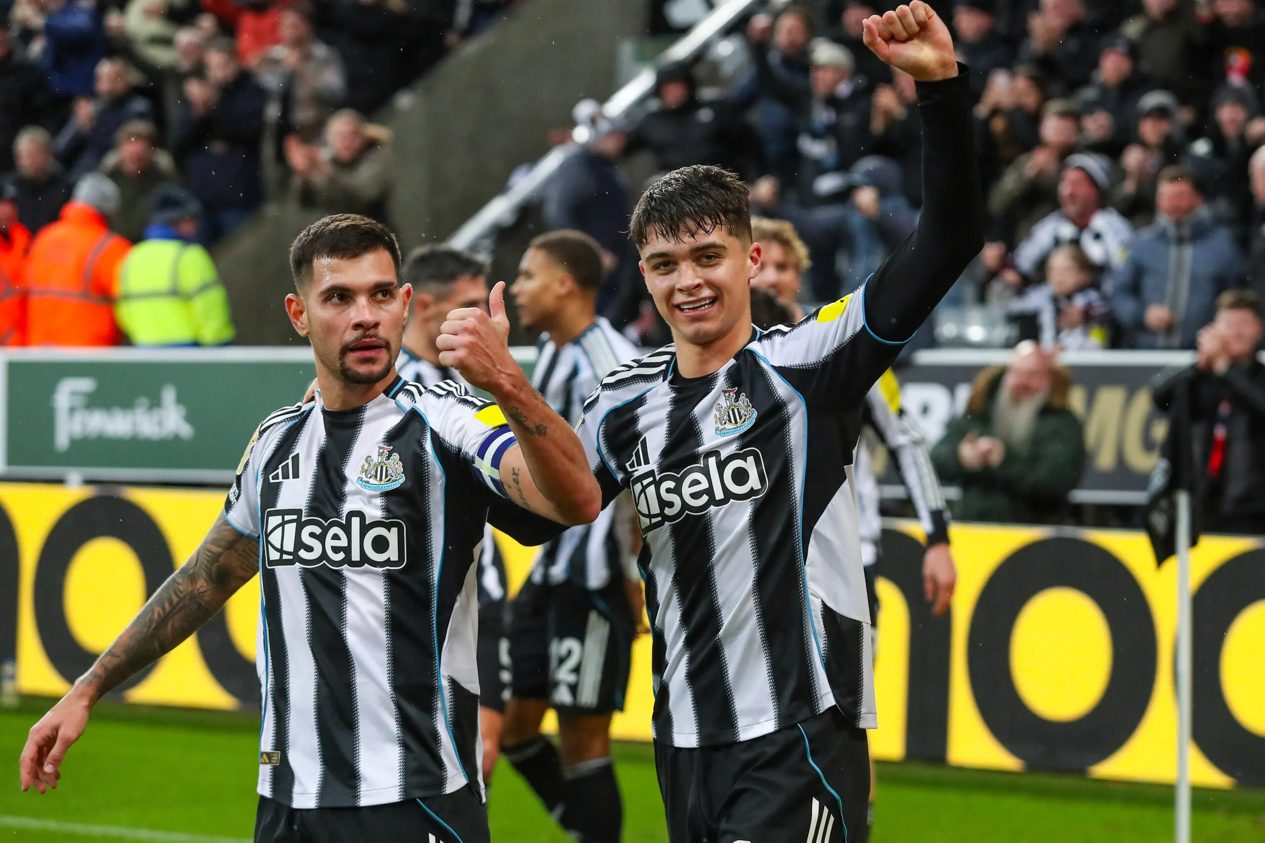 Ο Λιούις Μάιλι οδηγεί τη Νιούκαστλ στους ημιτελικούς του Καραμπάο Καπ