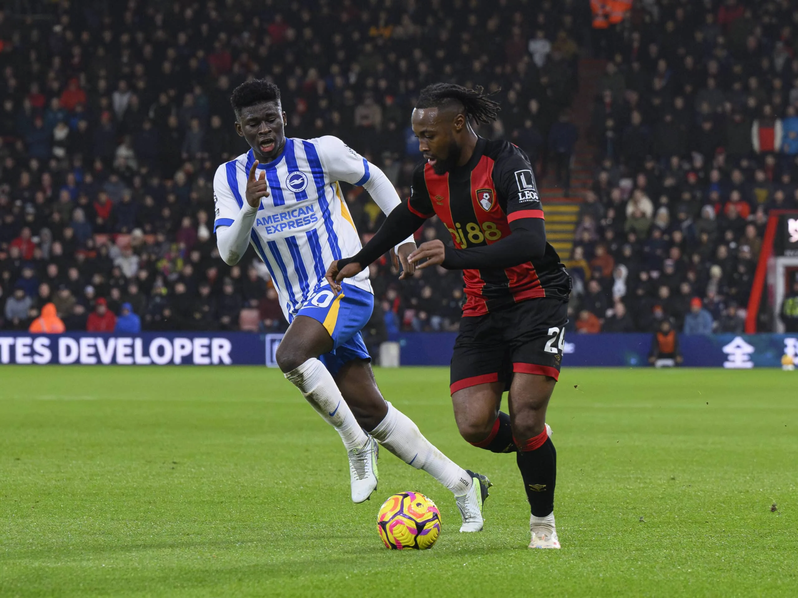 Η Λίβερπουλ Αξιολογεί Προσεκτικά τις Μεταγραφικές Επιλογές για Ιανουάριο