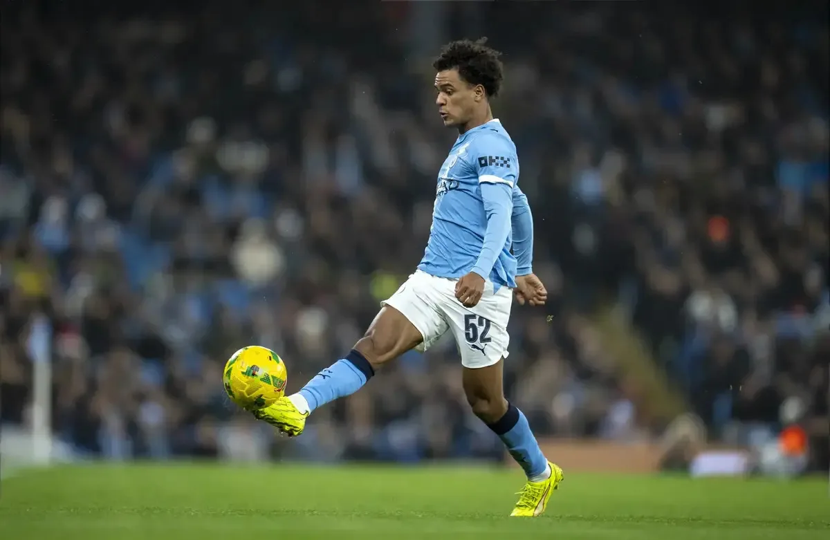 Η Κρίσταλ Πάλας στοχεύει τον Όσκαρ Μπομπ από τη Μάντσεστερ Σίτι