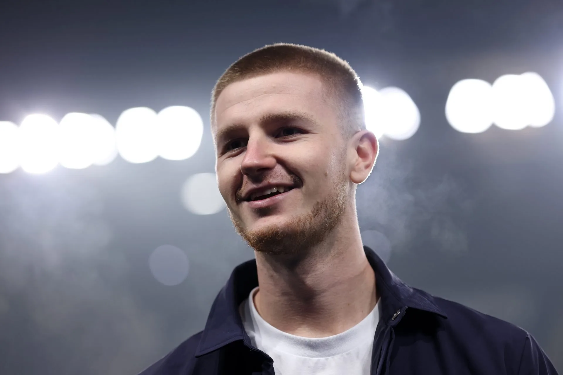 Η Μάντσεστερ Γιουνάιτεντ στοχεύει τον Άνταμ Γουόρτον με πρόταση-μαμούθ