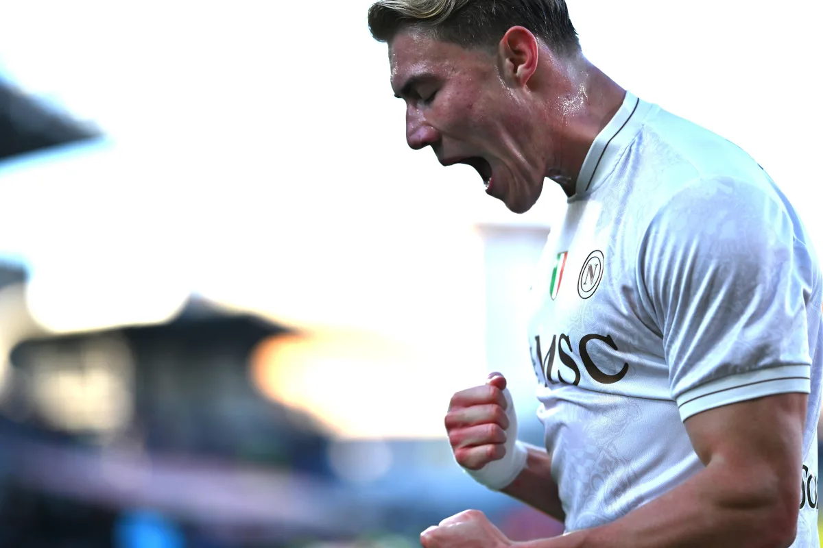 Ο Χόιλουντ παραμένει στη Νάπολι: Μια τυπική διαδικασία