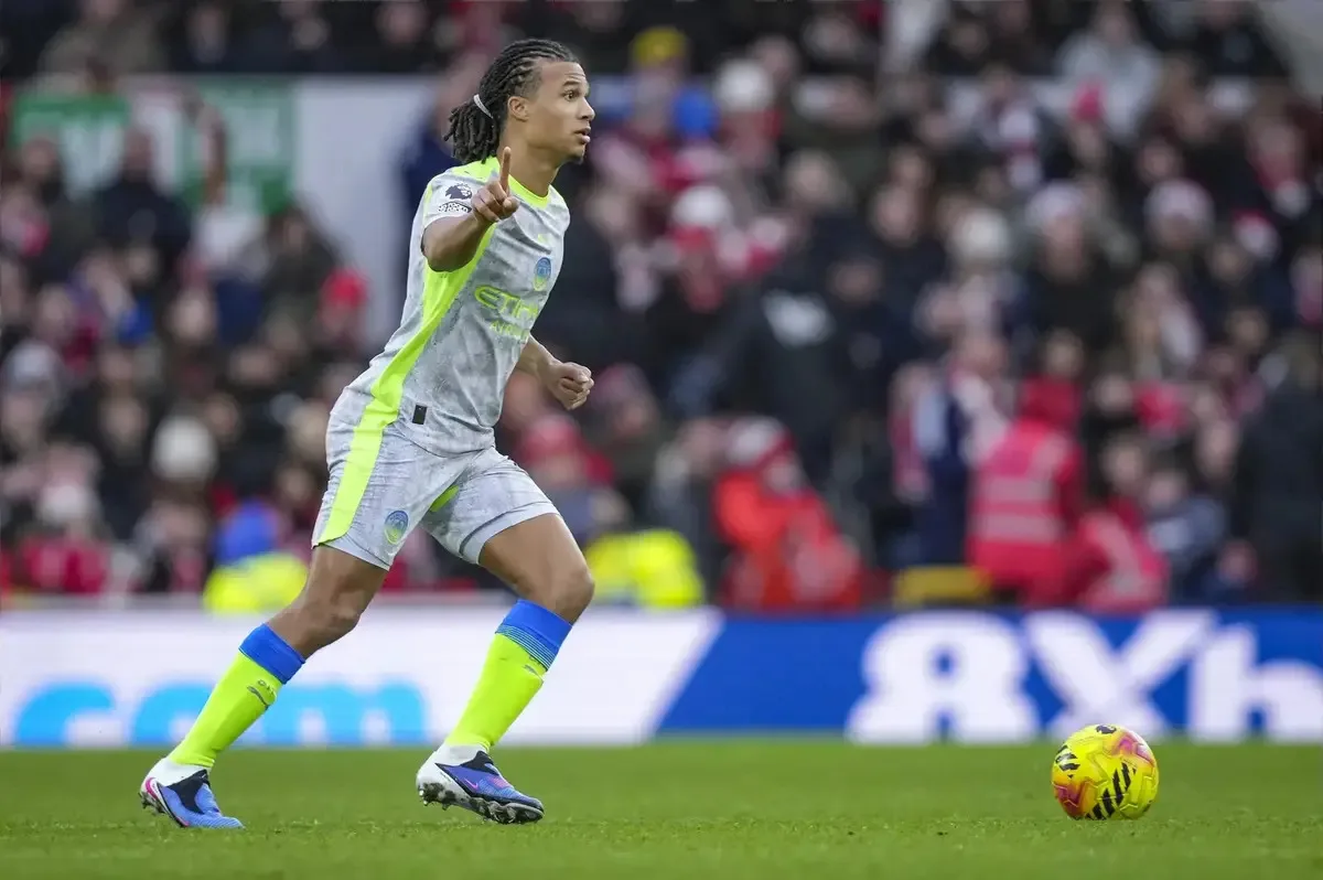 Η Μάχη για τον Nathan Ake: Ποιοι Σύλλογοι Τον Διεκδικούν;