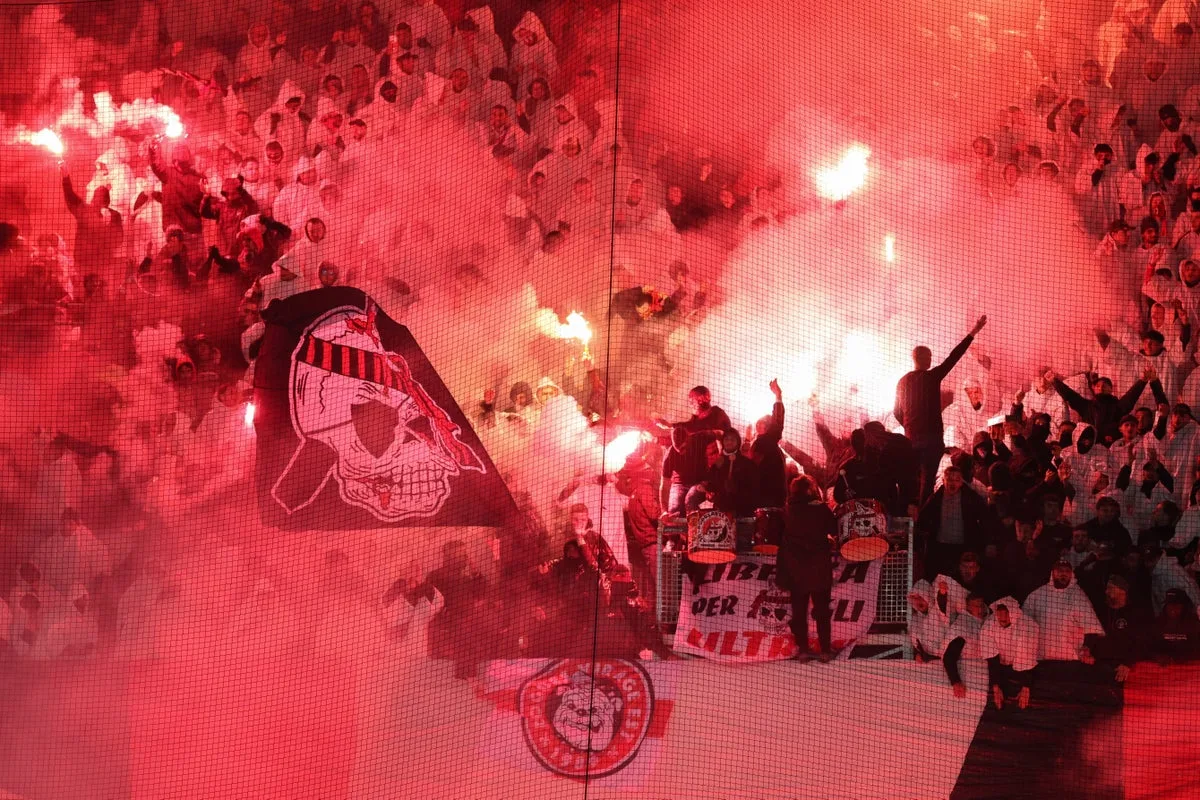 Ένταση και Βία: Οπαδοί της Νις Επιτίθενται σε Παίκτες