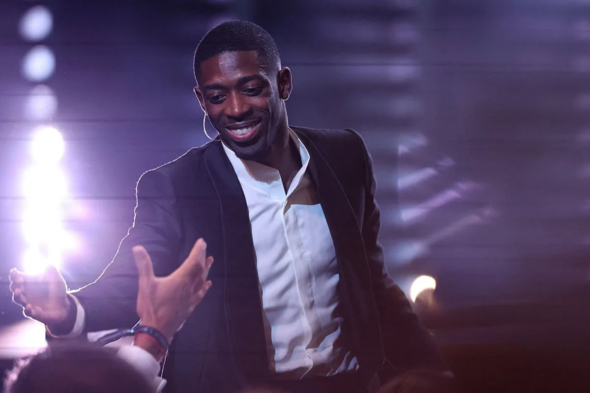 Ουσμάν Ντεμπελέ και Σαρίνα Βίγκμαν θριαμβεύουν στα βραβεία της FIFA