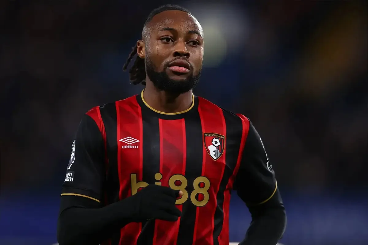 Ο Γκουαρδιόλα αποφεύγει τις φήμες για μεταγραφές στη Μάντσεστερ Σίτι