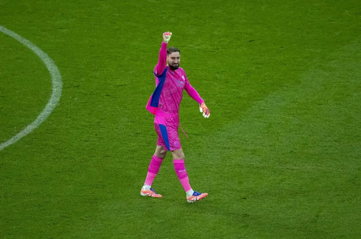 Ο Ντοναρούμα στο μικροσκόπιο για τις αντιδράσεις του